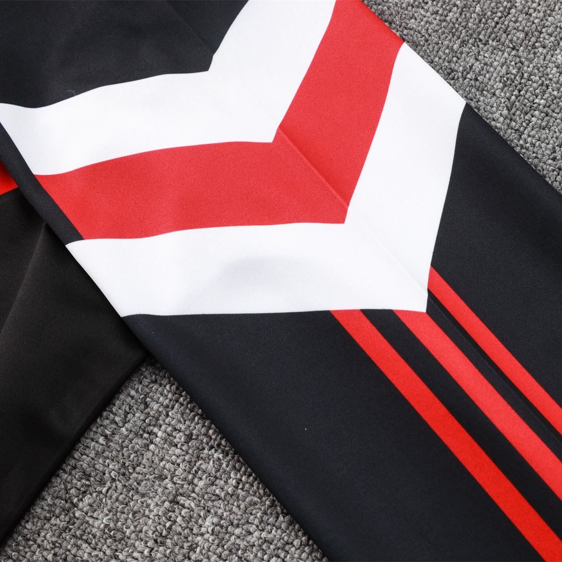 ManixJersey.com | Manchester United 24-25 Originals LFSTLR Long Sleeve Training Set - Black -Customize Name, Number and Patch | Worldwide Shipping