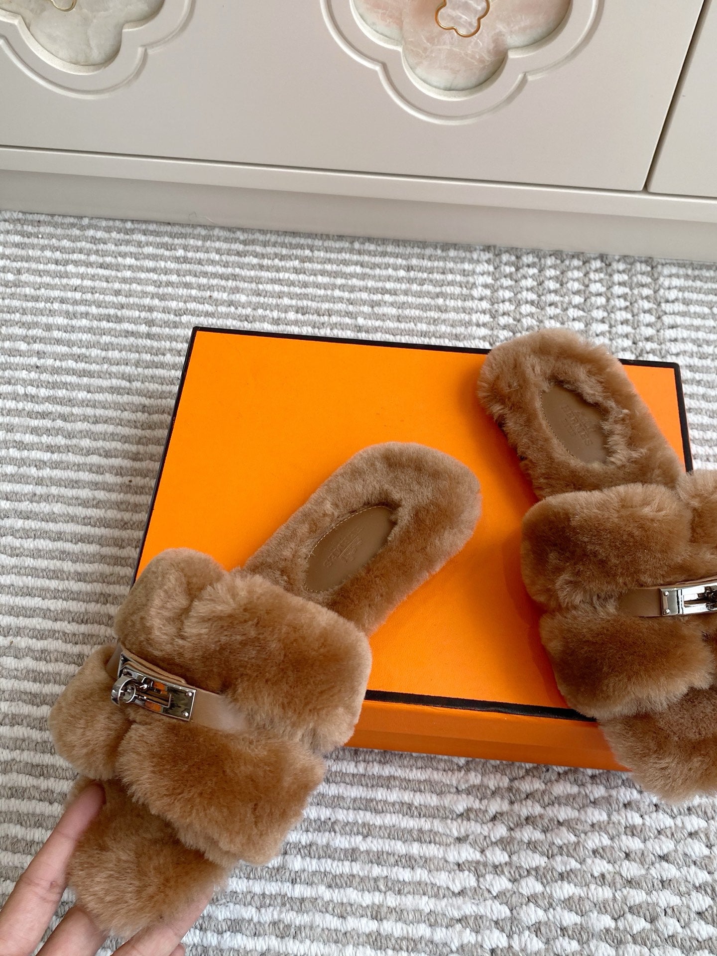 HM 25S ECLAIR SANDAL IN BROWN SHEARLING WITH SILVER HARDWARE、mysite、Cacoeks