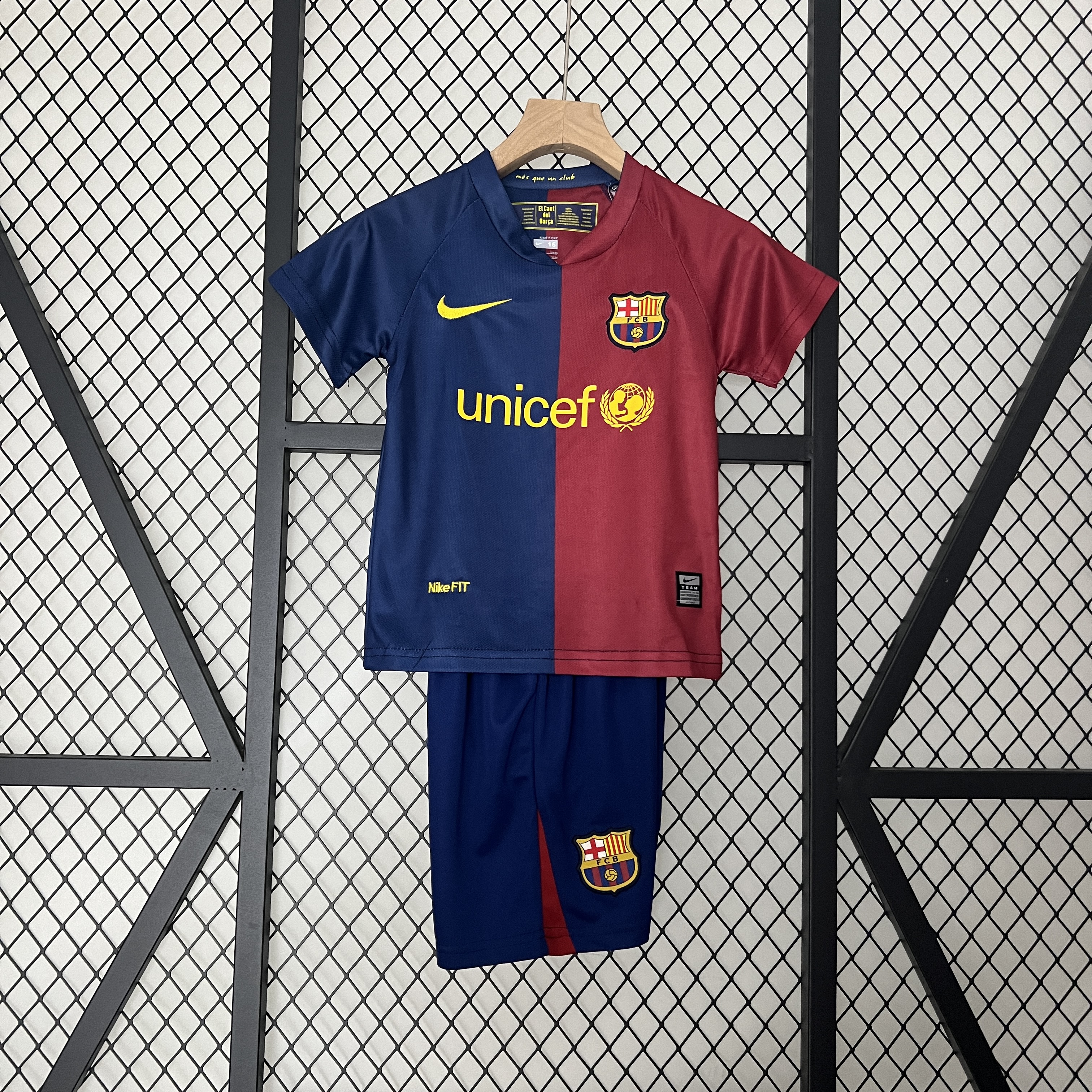 GlobeJersey-Retro Barcelona 2008-09 Home Stadium Kids Kit