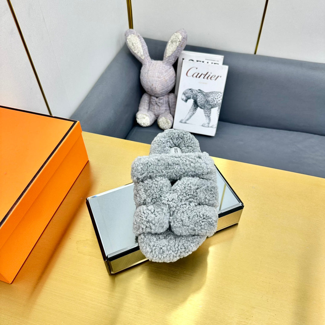 CHYPRE SANDAL IN CLOUD GRAY SHEARLING、mysite、Cacoeks