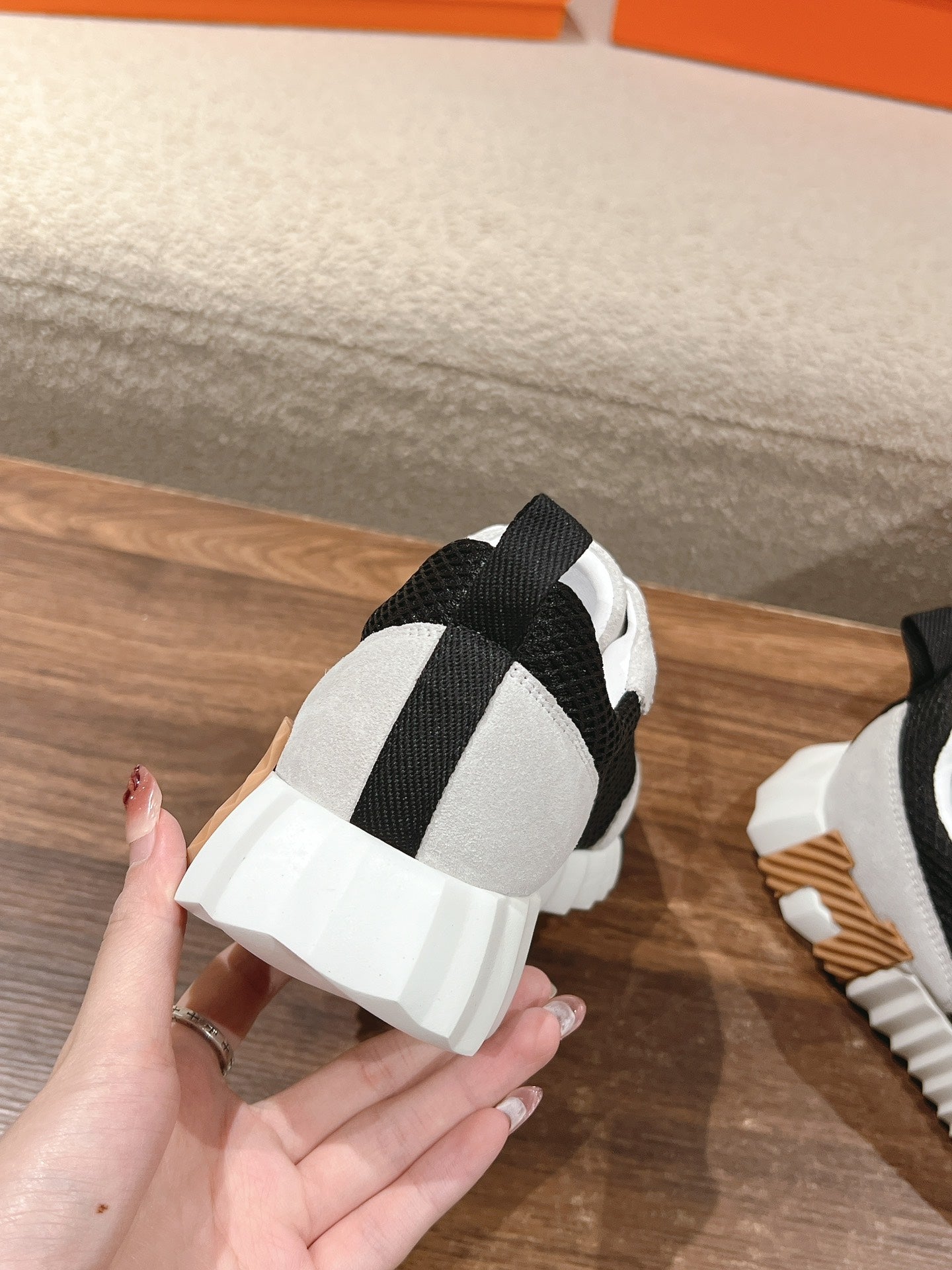 MAINLAND SNEAKER IN PALE GRAY SUEDE AND BLACK BREATHABLE MESH FABRIC、mysite、Cacoeks