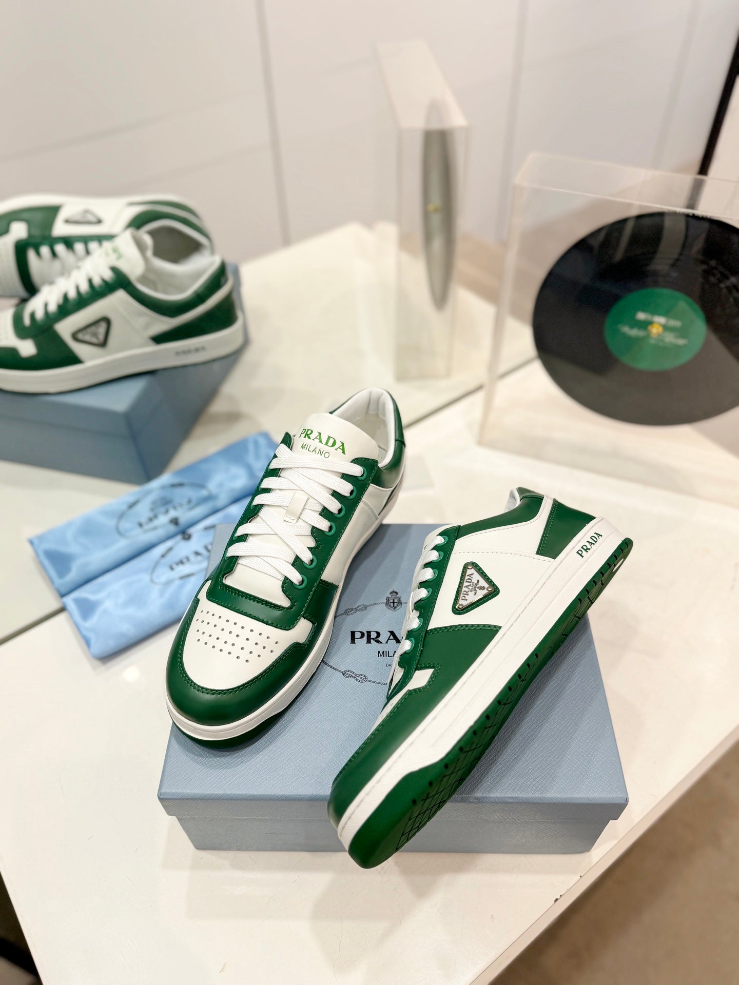 PRA DOWNTOWN PERFORATED SNEAKERS WHITE AND GREEN CALFSKIN、mysite、Cacoeks