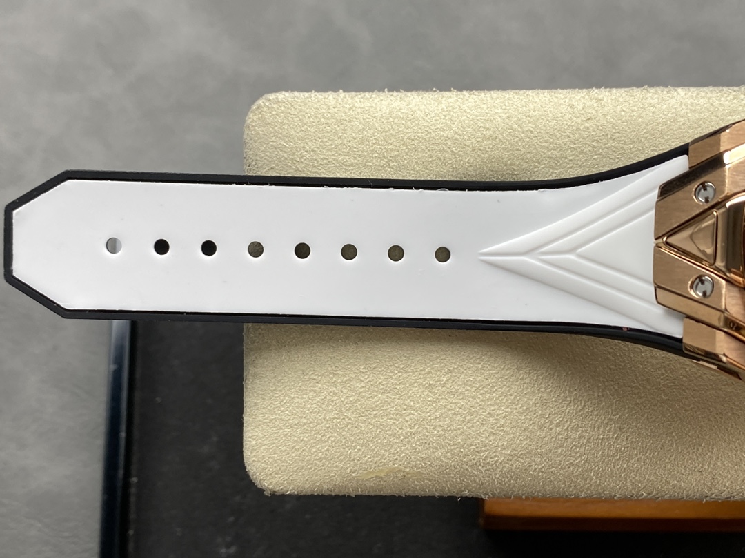 Hublot Big Bang Titanium 418.OX.2001.RX.MXM20-fasswatch