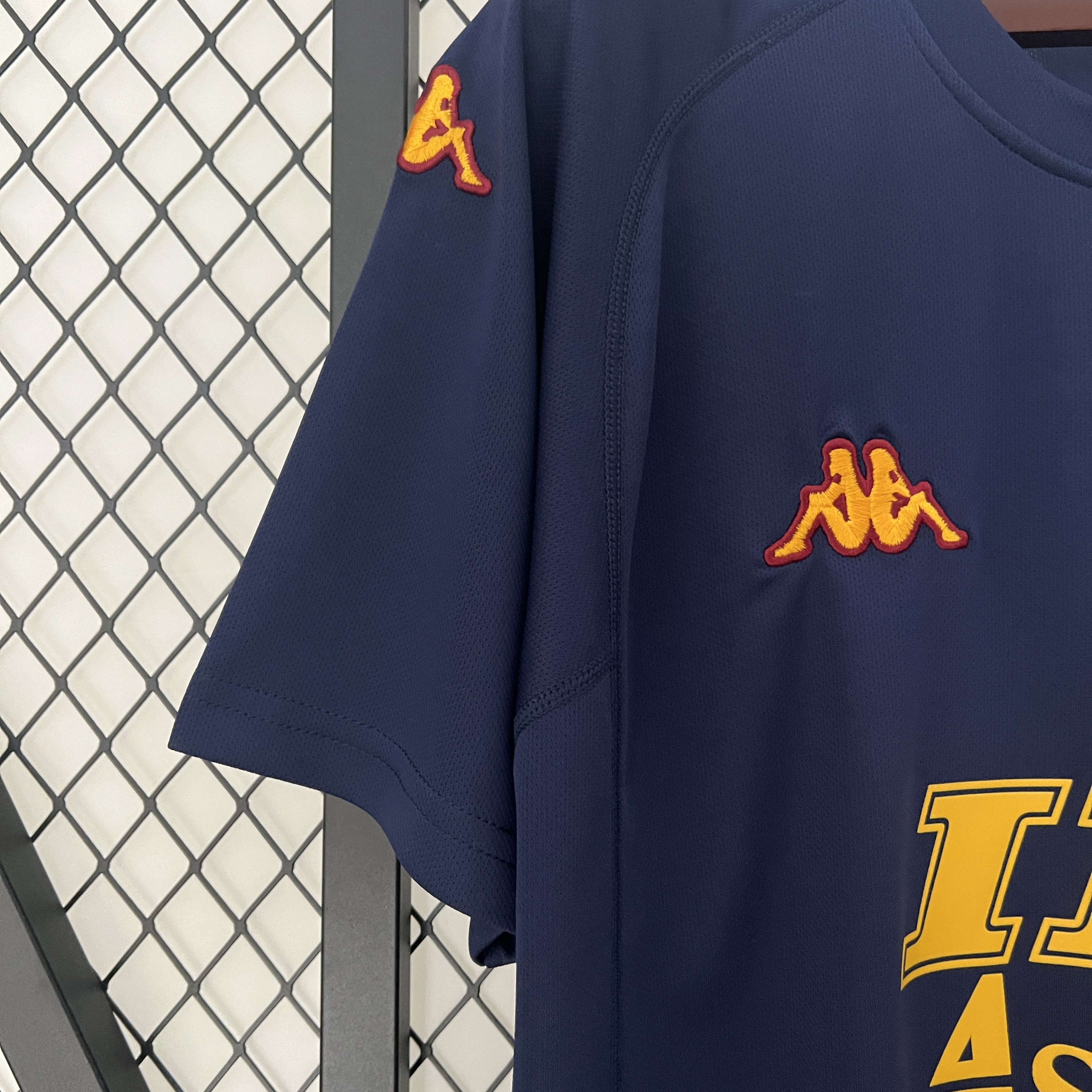 GlobeJersey-Retro Roma 2000-01 Third Jersey