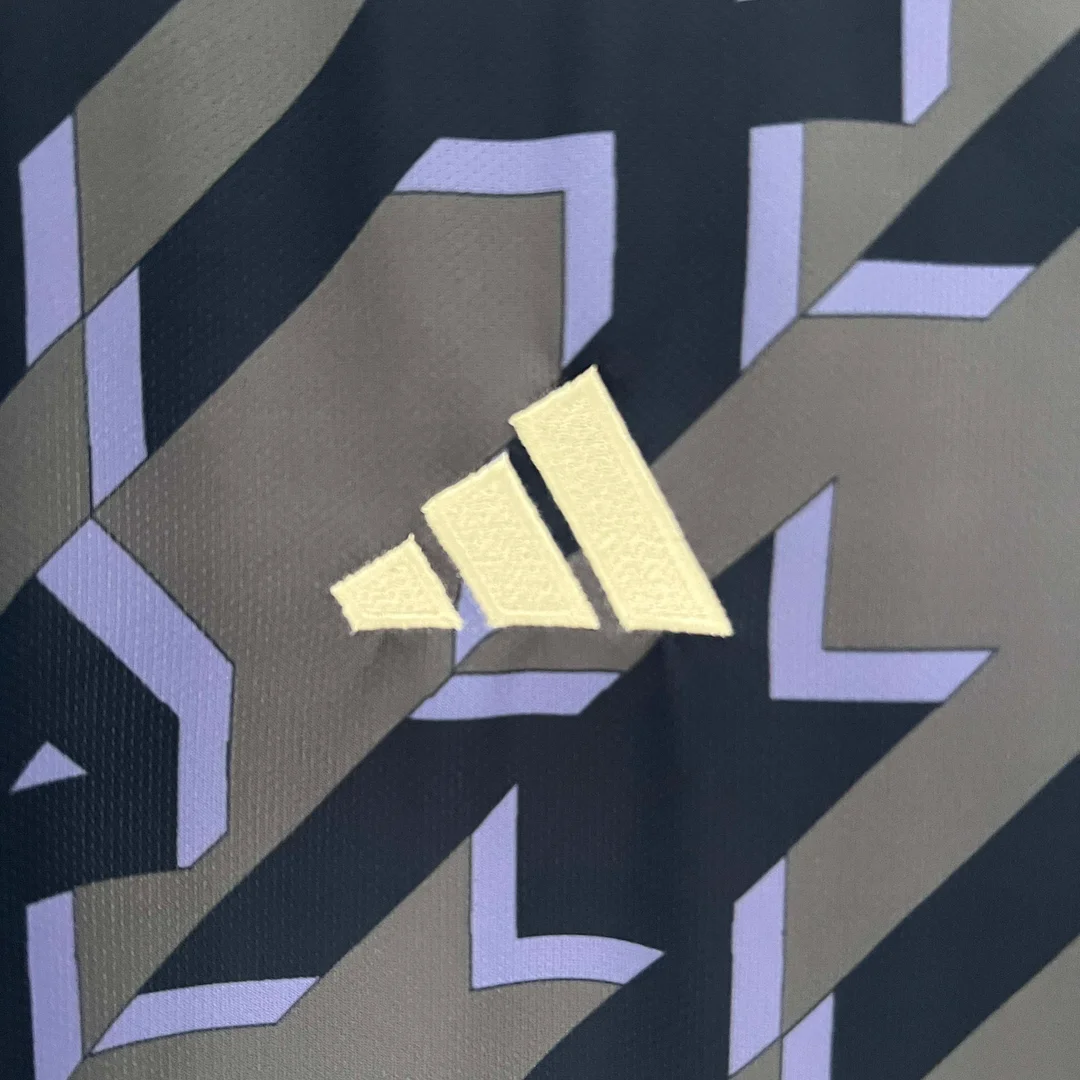 2023/2024 Real Madrid Gray Training Wear Football Shirt:football jersey mysite: unitedjerseyfootball 邓江浪:football