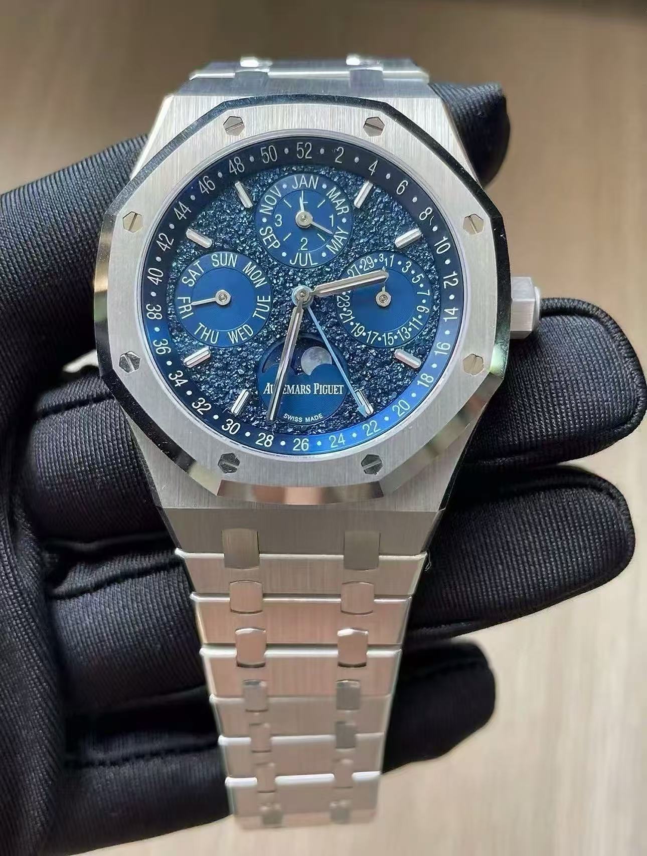 Audemars Piguet Royal Oak 26574BC.OO.1220BC.02 Super Clone Watch – 41mm White Gold Blue Dial Replica