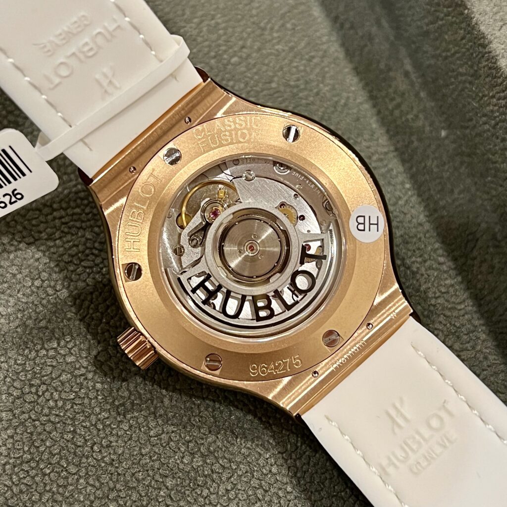 Đồng Hồ Hublot Độ Kim Cương Moissanite Màu Trắng 38mm (2)