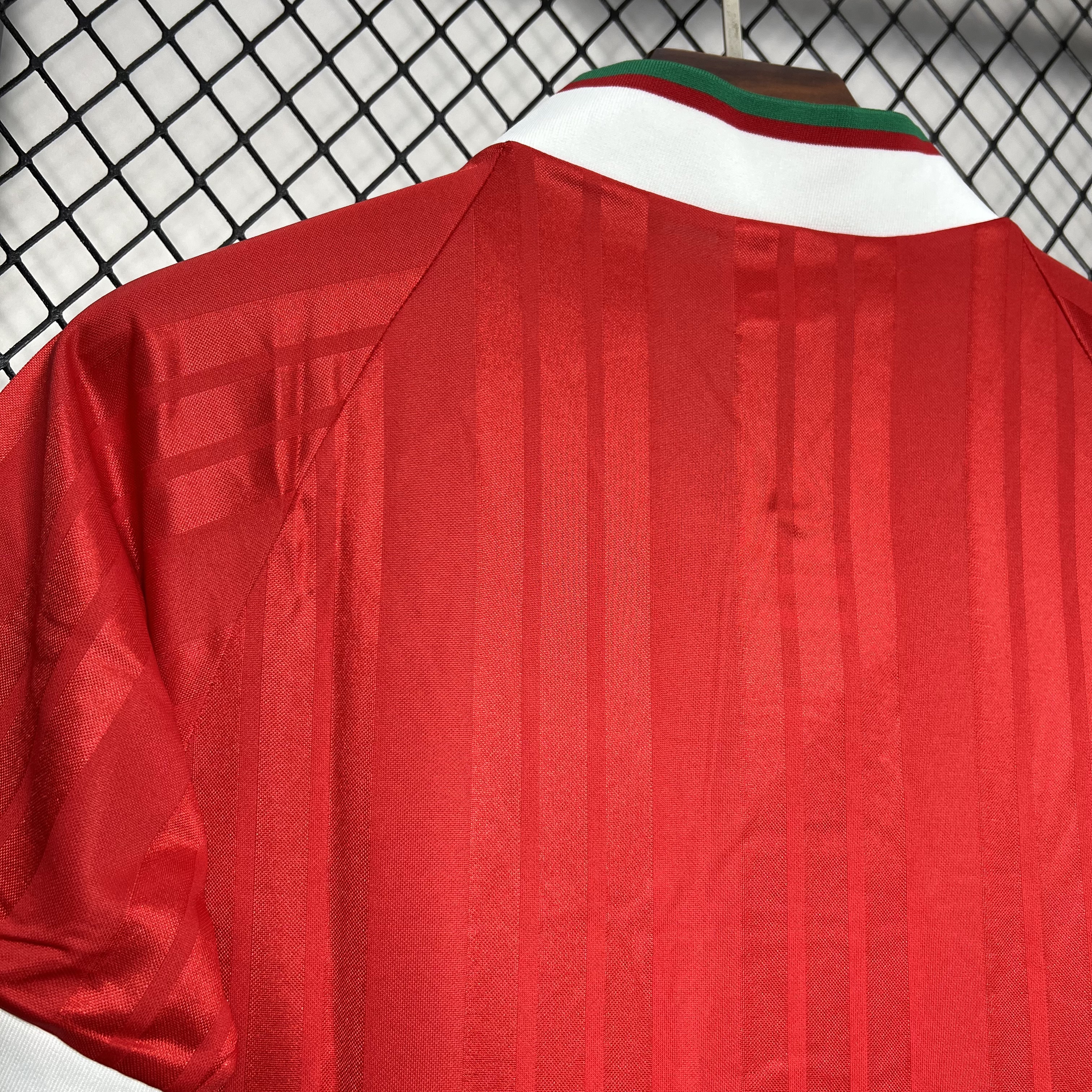 ManixJersey.com | Retro Liver.pool 1993-95 Home Stadium Jersey -Customize Name, Number and Patch | Worldwide Shipping