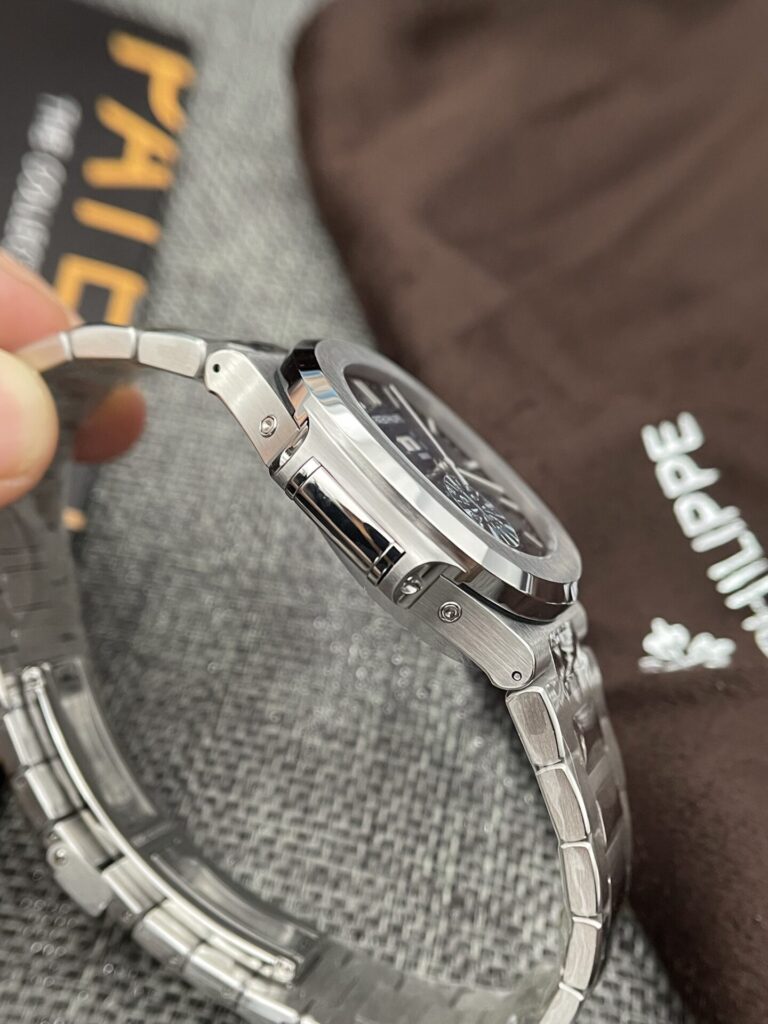 Đồng Hồ Patek Philippe Nautilus 5726 Super Fake 11 Mặt Xanh GRF 40mm (4)