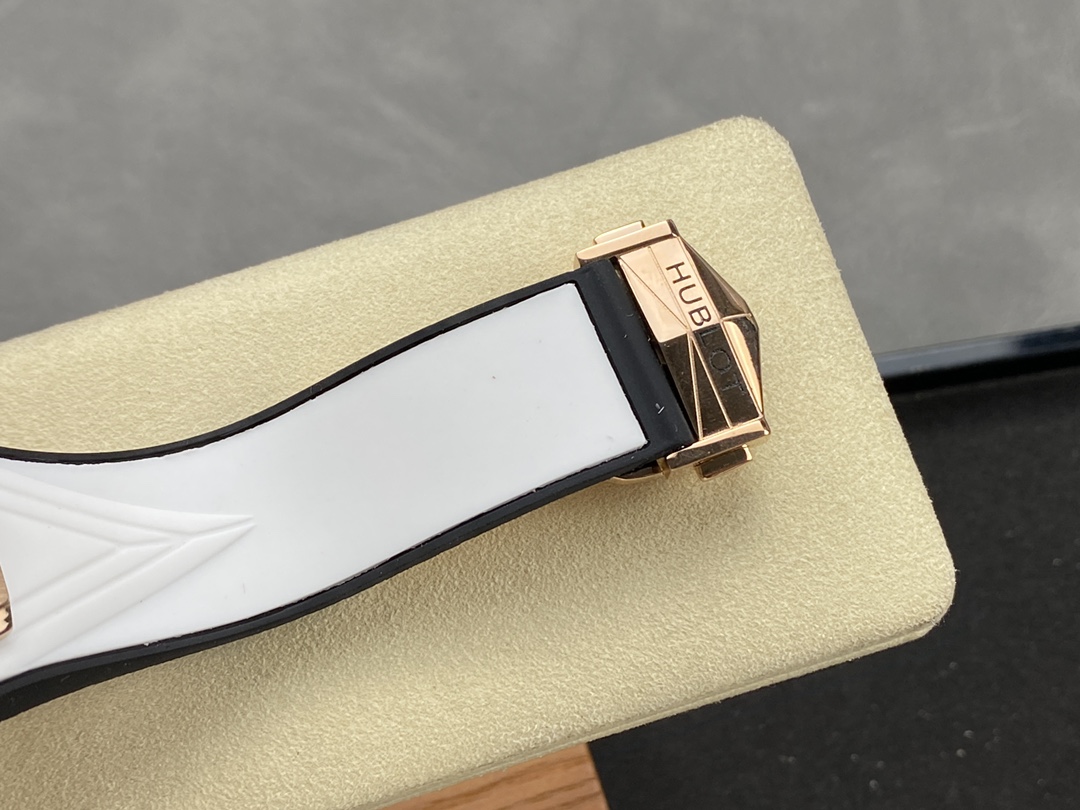 Hublot Big Bang Titanium 418.OX.2001.RX.MXM20-fasswatch