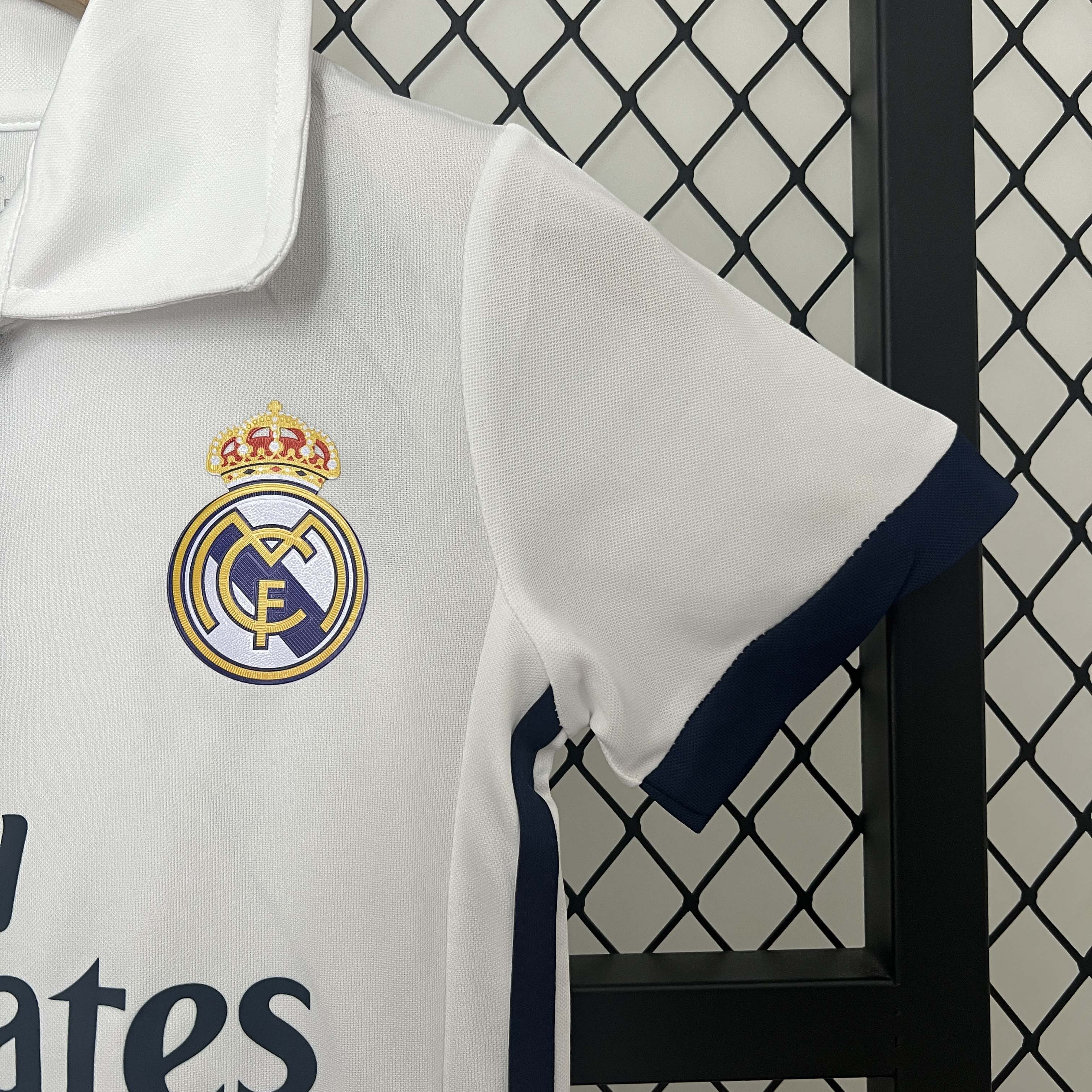 2016/2017 Retro Real Madrid Home Football Shirt 1:1 Thai Quality Kids Size:football jersey mysite: unitedjerseyfootball 邓江浪:football