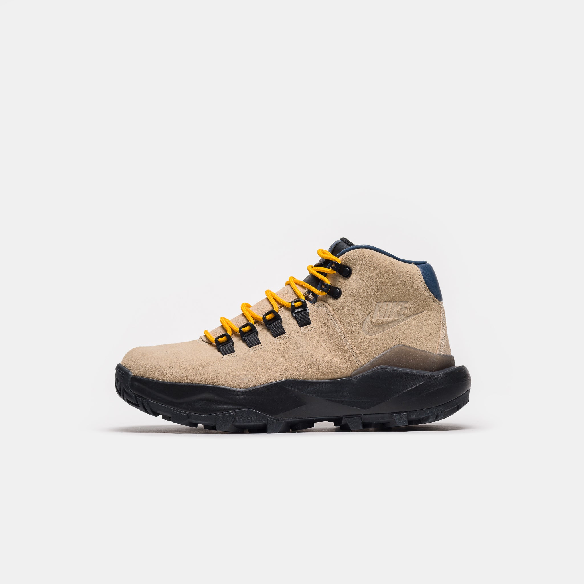 Cygnal Boot in Desert Ore/Navy/Black/University Gold