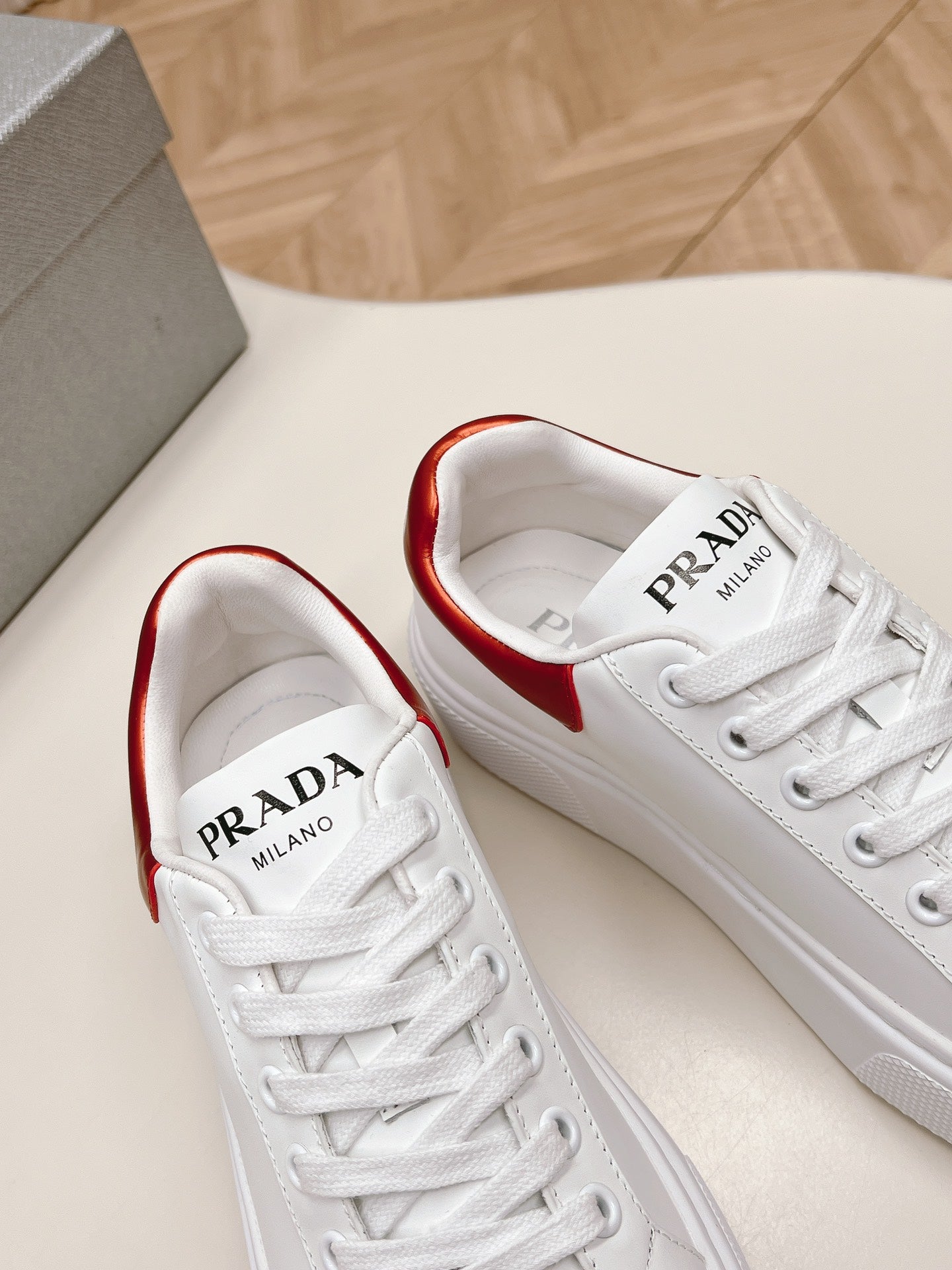 PRA RETRO SNEAKERS WHITE AND CRIMSON CALFSKIN、mysite、Cacoeks
