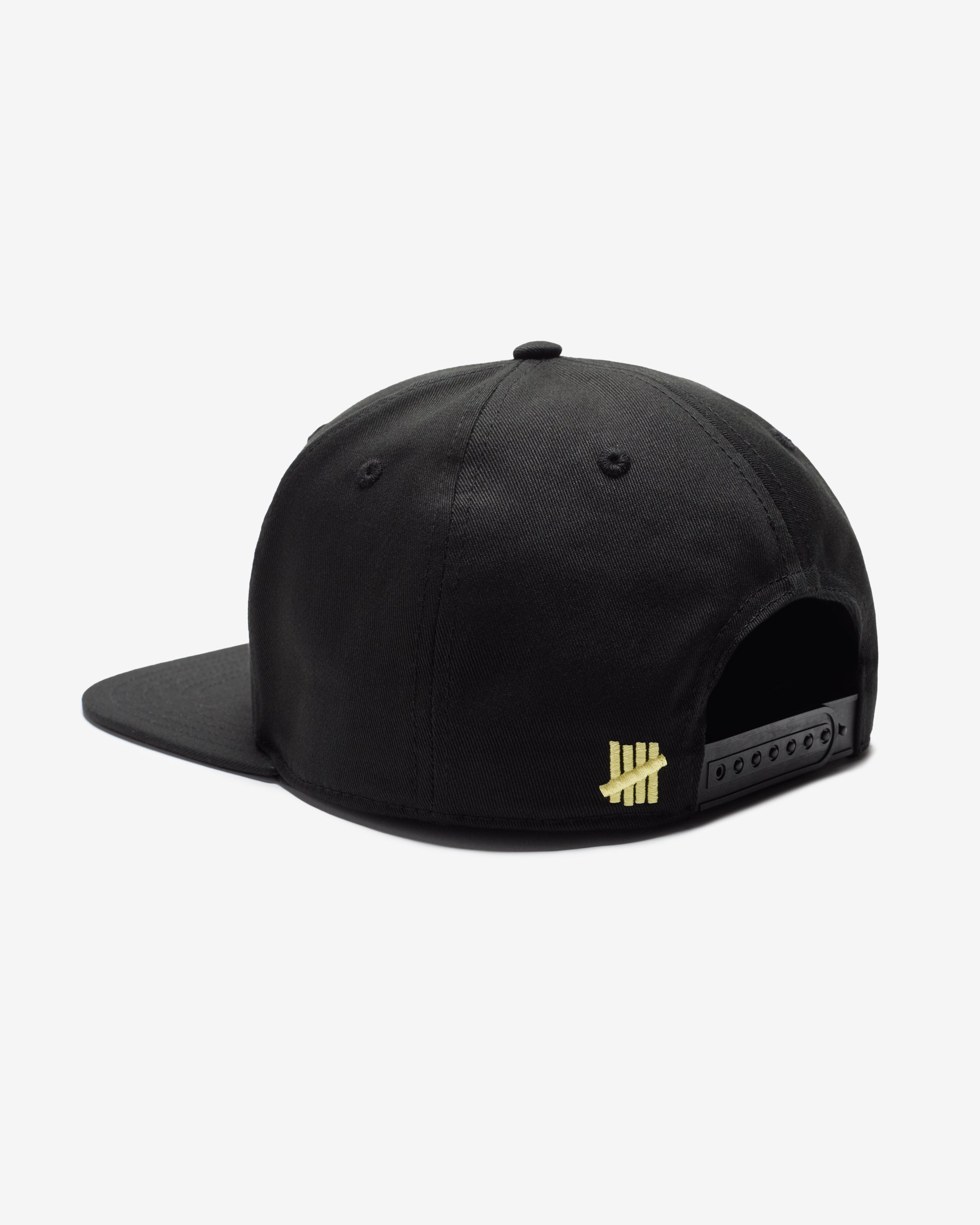 UNDEFEATED SCRIPT LOGO SNAPBACK
