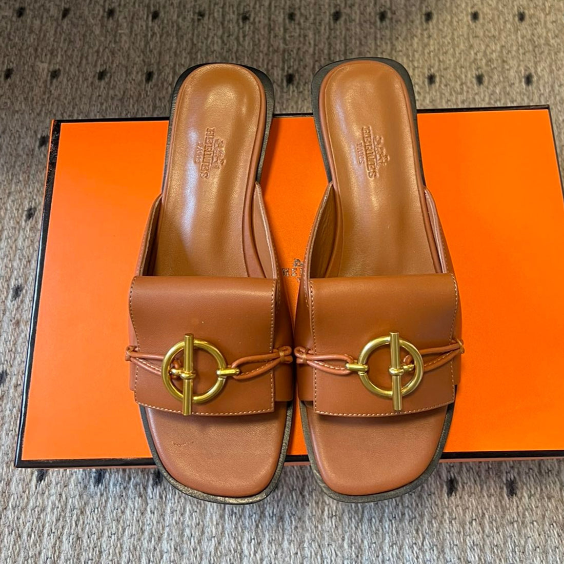 ILOT FLAT SANDAL IN BRONZE BROWN CALFSKIN、mysite、Cacoeks