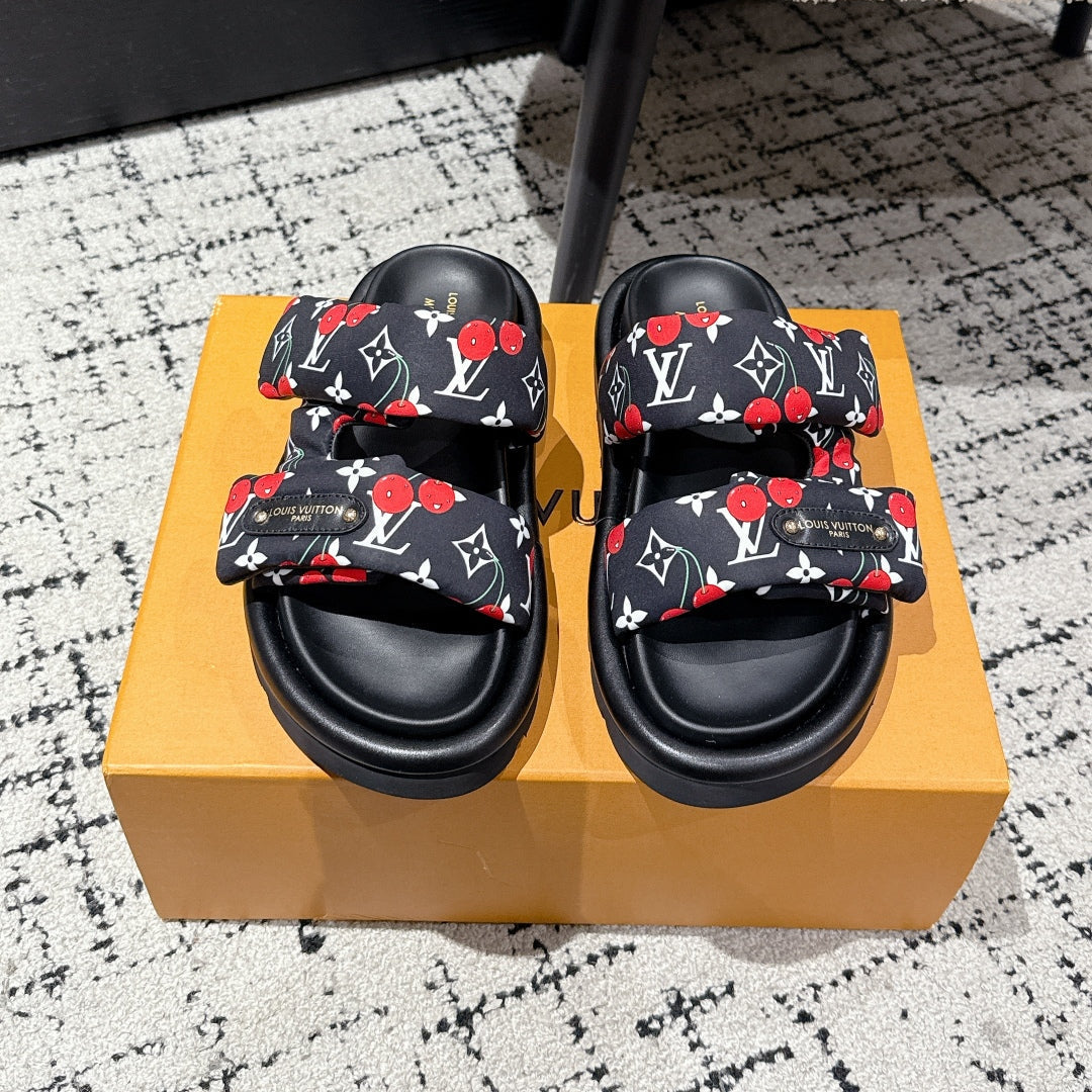 LV TWO-STRAP SLIDES 25S IN BLACK FABRIC AND CALFSKIN、mysite、Cacoeks