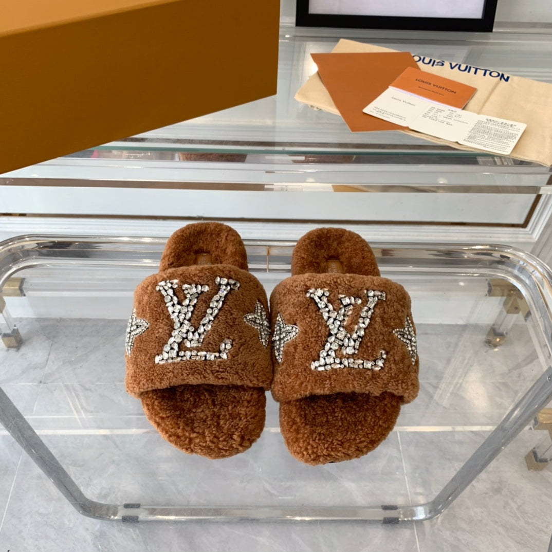 LV WOMEN'S PASEO FLAT SLIPPER IN CINNAMON BROWN FLEECE、mysite、Cacoeks