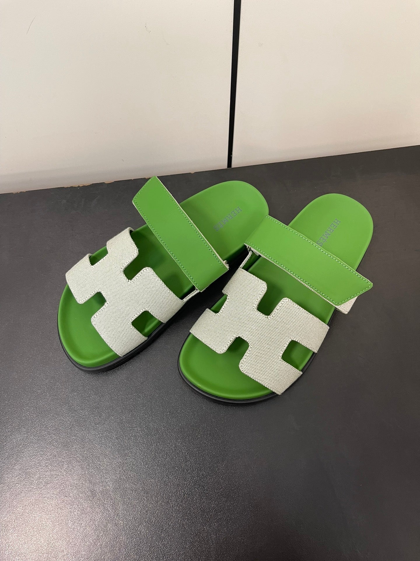 CHYPRE SANDAL GREEN MIX CREAM CALFSKIN、mysite、Cacoeks