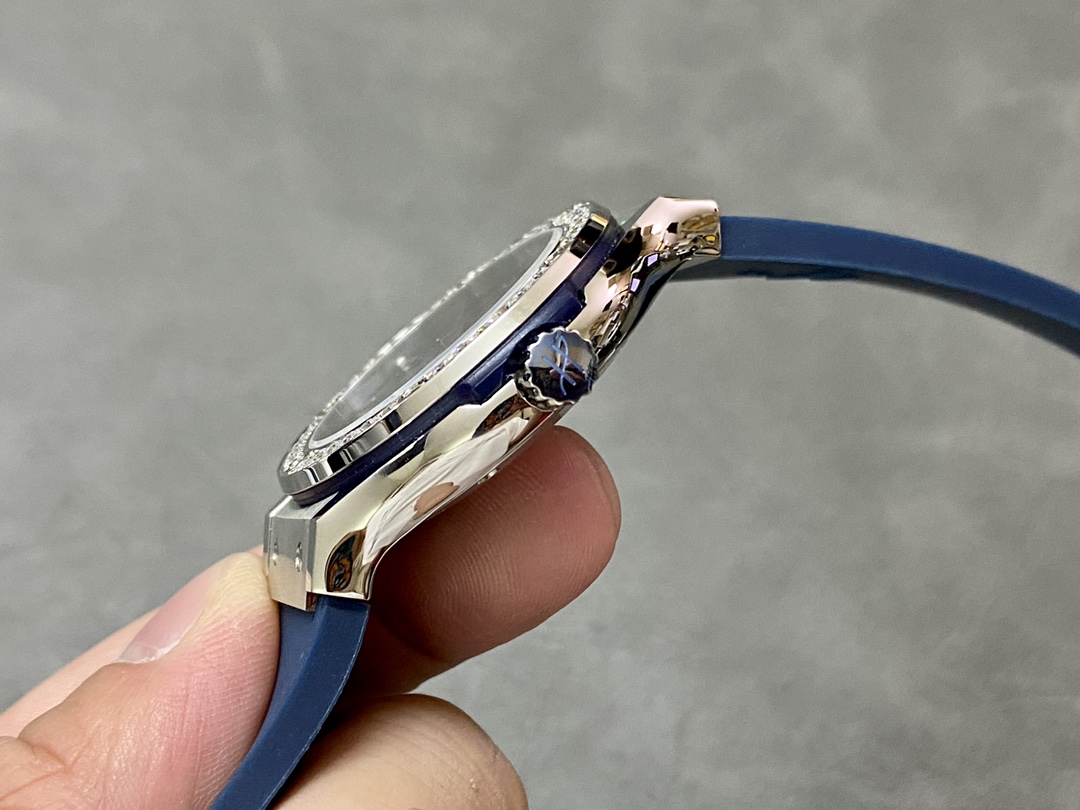 565.NX.7170.RX.1204 Hublot Classic Fusion Titanium Blue Diamonds-fasswatch