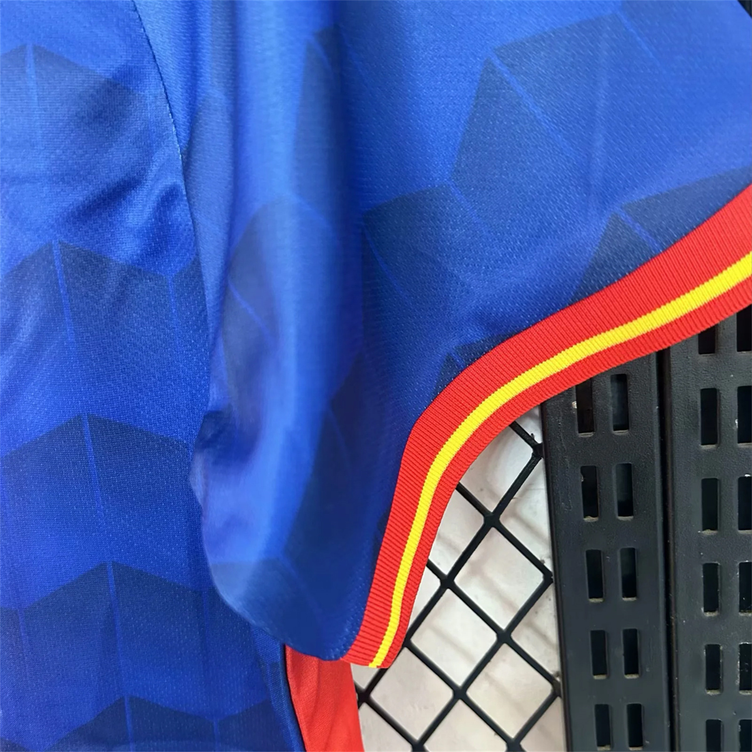 UltraTrikot-Spain 25-26 Red and Blue Throwback Style Jersey - Fans Version