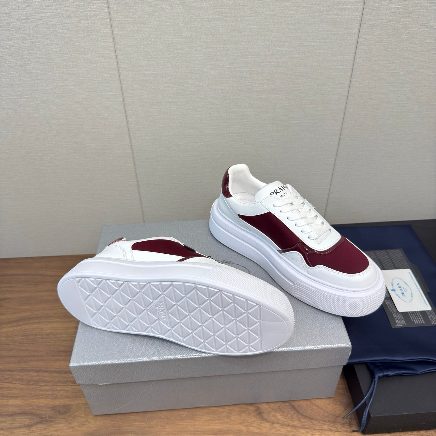 PRADA 25S DOWNTOWN BOLD SNEAKERS 45MM IN WHITE AND BURGUNDY CALFSKIN、mysite、Cacoeks