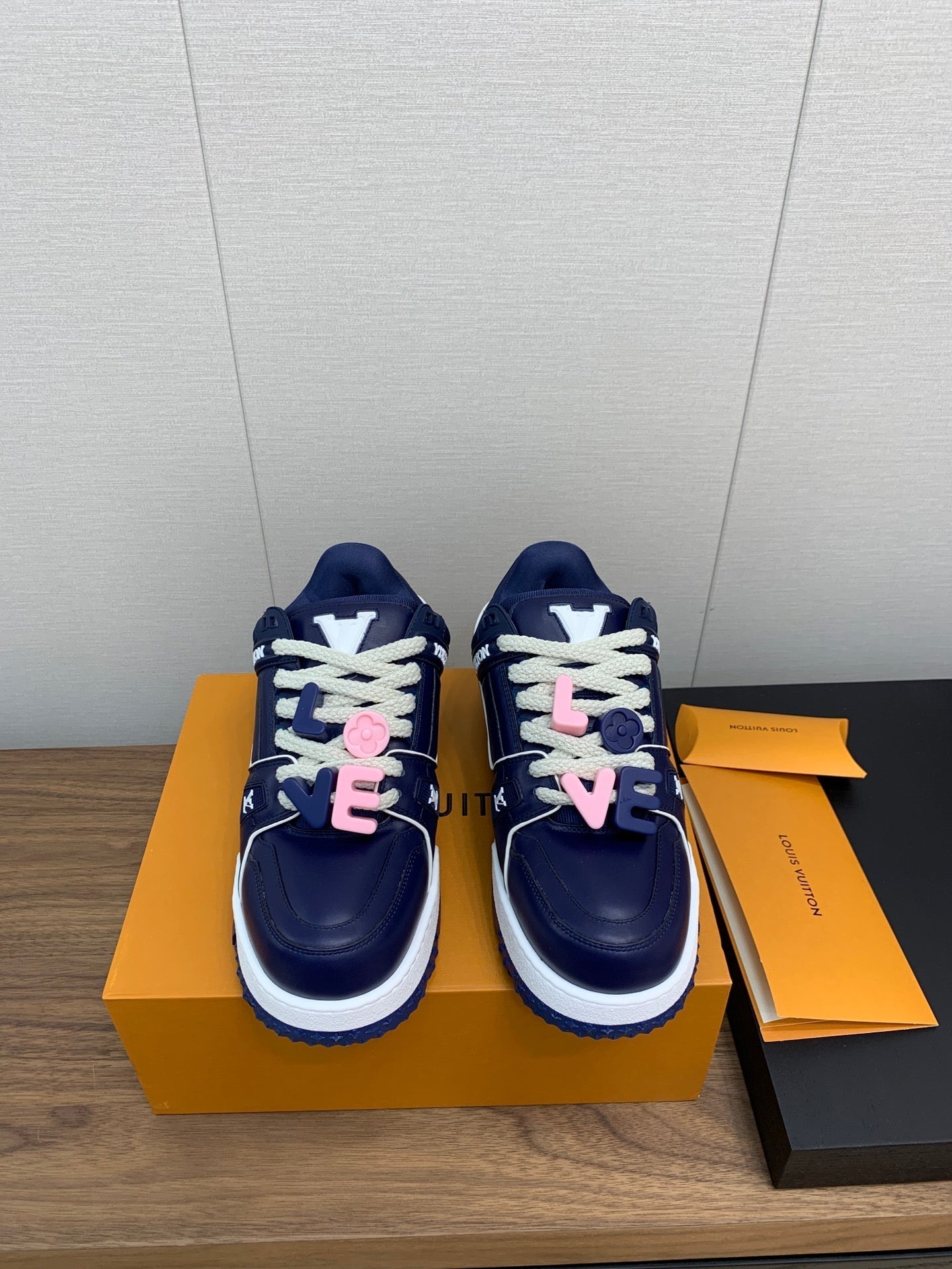LV WOMEN'S TRAINER IN NAVY BLUE CALFSKIN、mysite、Cacoeks