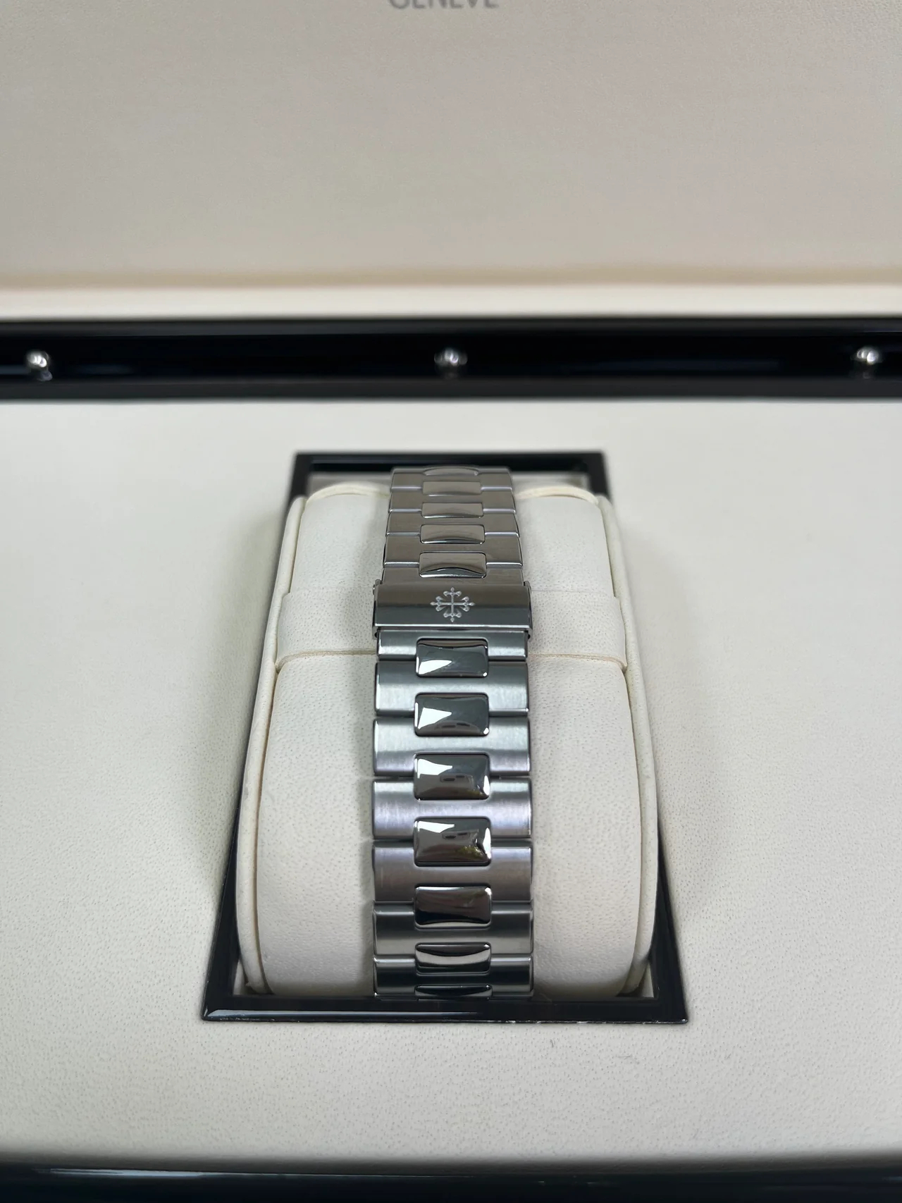 Patek Philippe Nautilus Ref. 5712/1A-001 Super Clone Watch – Blue Dial Stainless Steel Moonphase Fake Replica