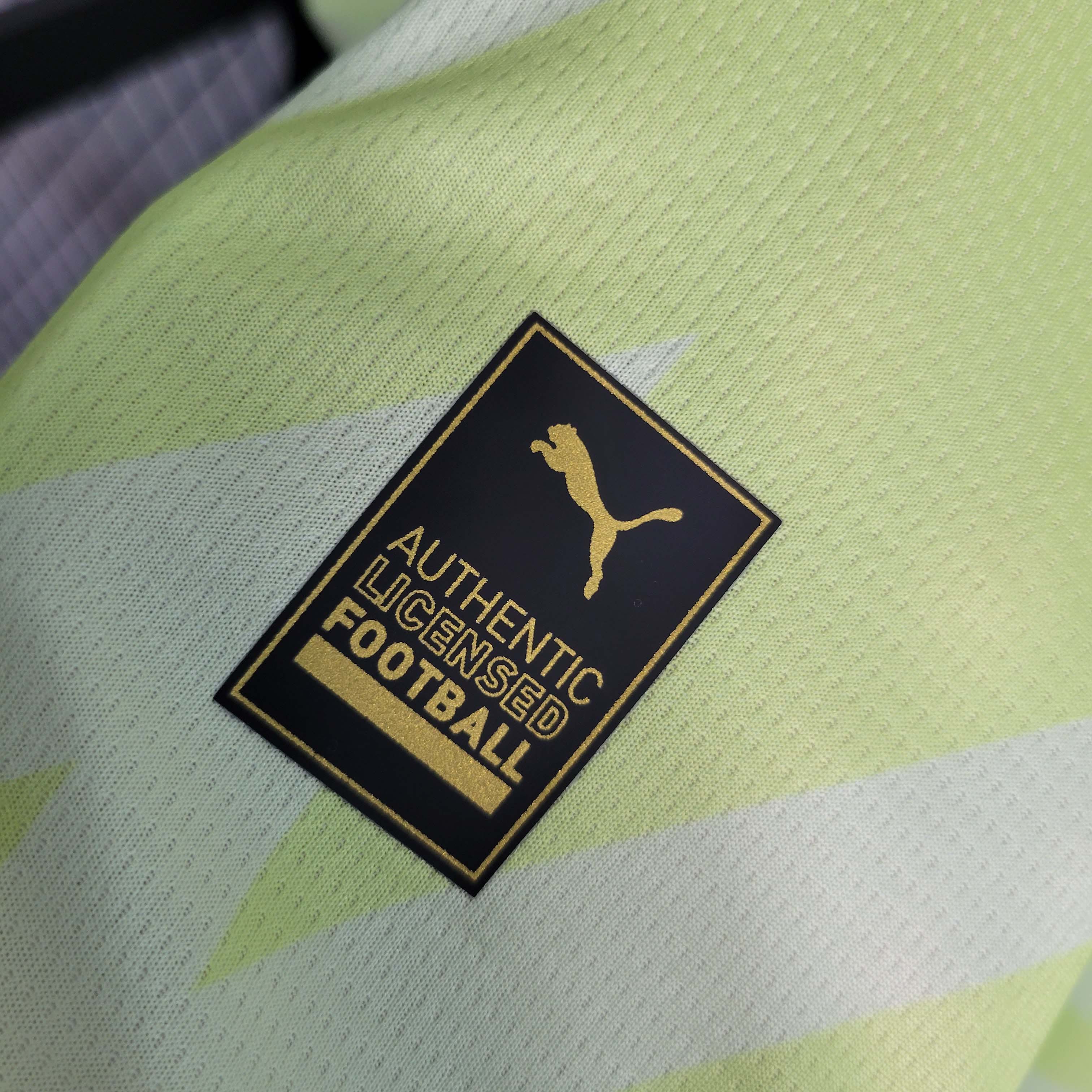 2023/2024 Manchester City Goalkeeper Fluorescent Green Football Shirt 1:1 Thai Quality:football jersey mysite: unitedjerseyfootball 邓江浪:football