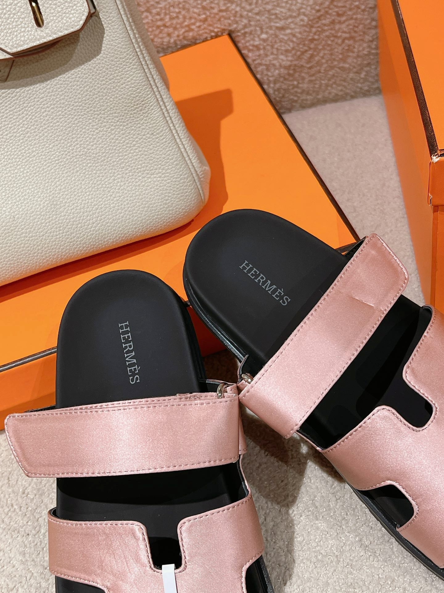 CHYPRE SANDAL BLACK MIX PASTEL PINK CALFSKIN、mysite、Cacoeks