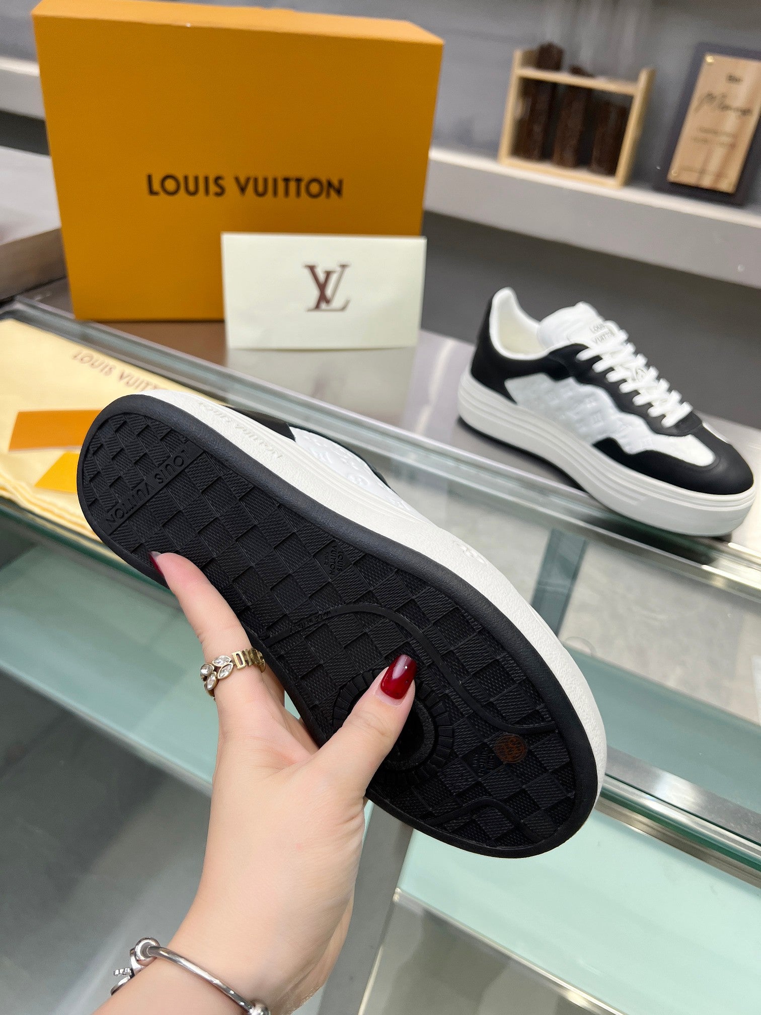 LV WOMEN GROOVY PLATFORM IN WHITE MIX BLACK EMBOSSED CALFSKIN、mysite、Cacoeks
