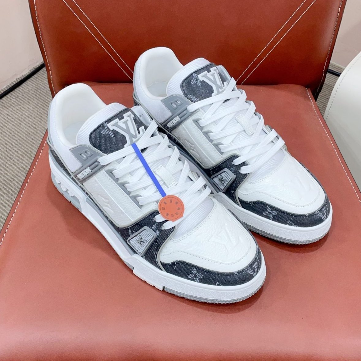 LV TRAINER SNEAKER IN WHITE CALFSKIN AND BLACK MONOGRAM DENIM、mysite、Cacoeks