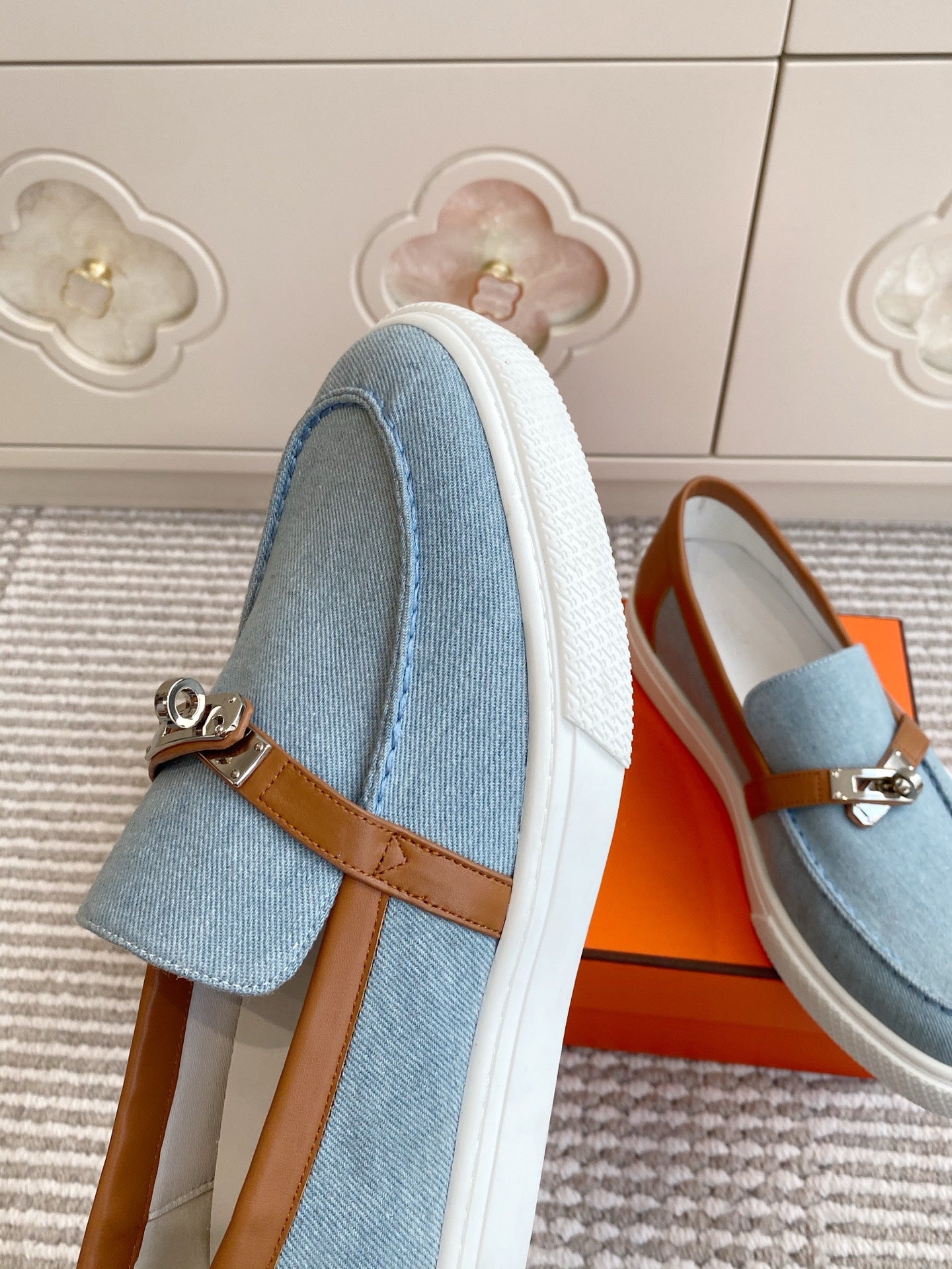 HM 25S SLIP-ON IN SKY BLUE CANVAS AND BROWN LAMBSKIN WITH SILVER HARDWARE、mysite、Cacoeks