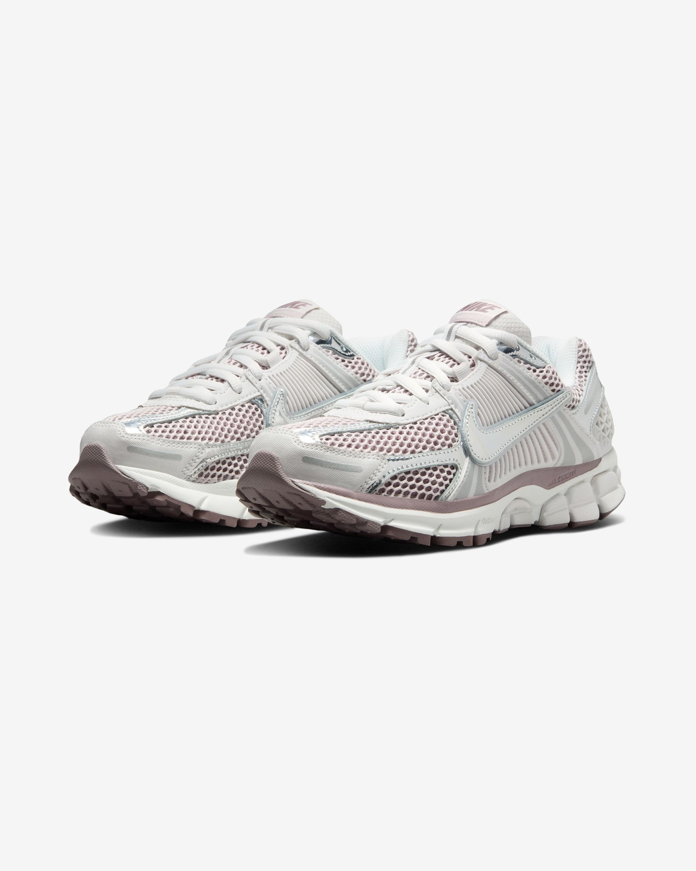 NIKE WOMENS ZOOM VOMERO 5 - VASTGREY