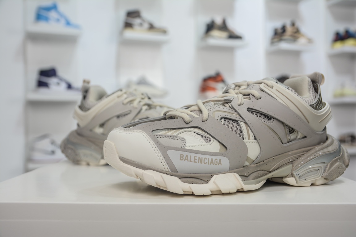 Balenciaga Track Recycled Sole Trainer in Beige、mysite、Cacoeks