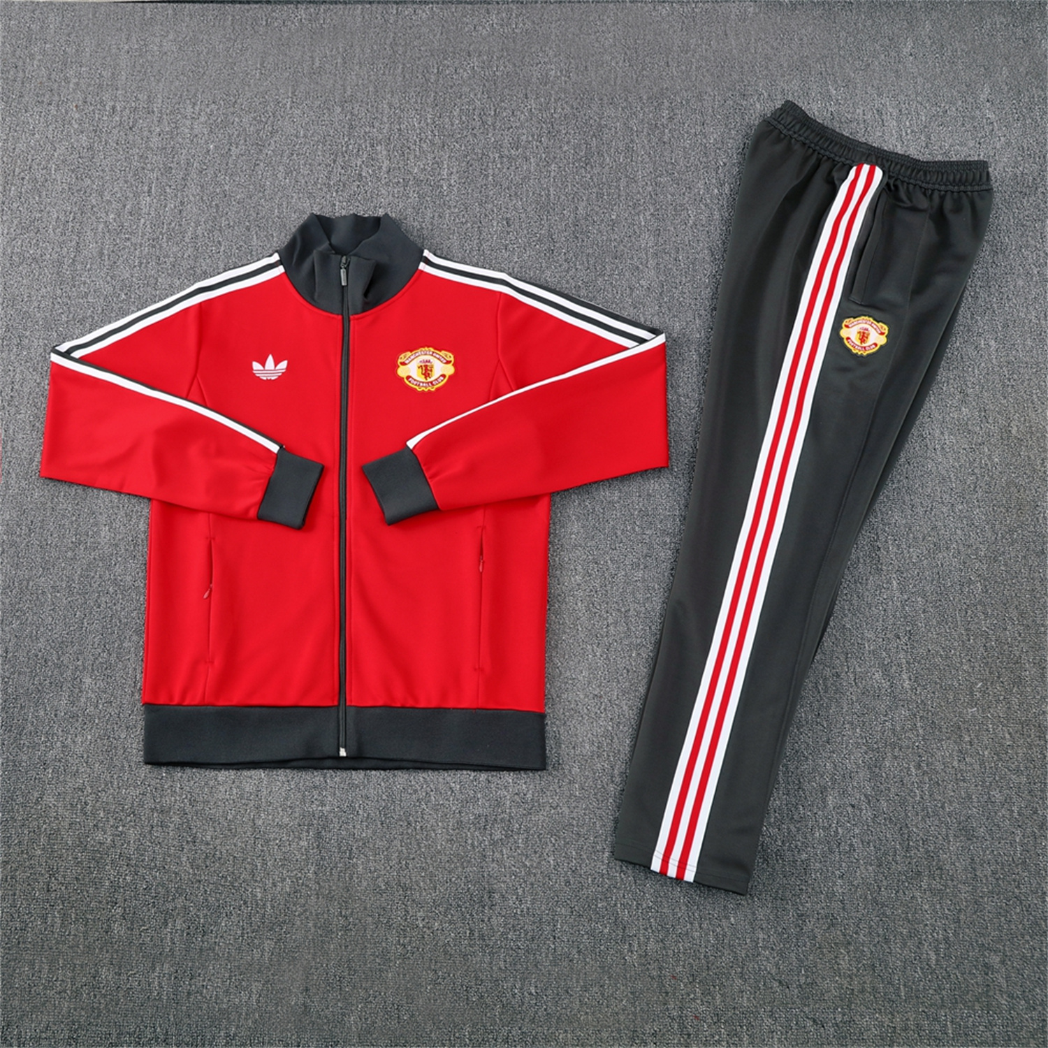 foot-Manchester United 24-25 Throwback Jacket Training Tracksuit - Red Jackets & Grey Pants