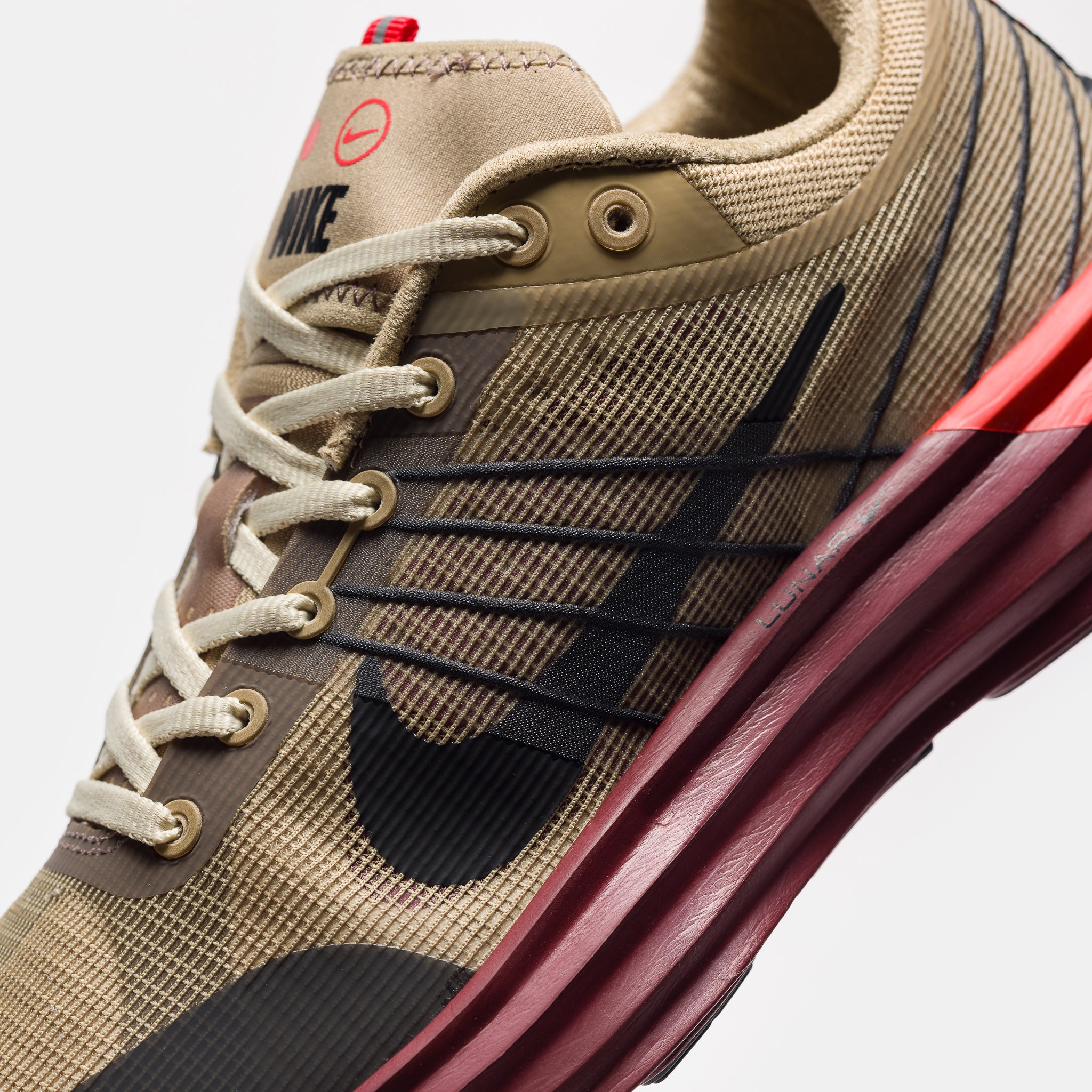 Lunar Roam Sneaker in Parachute Beige/Black/Light Khaki