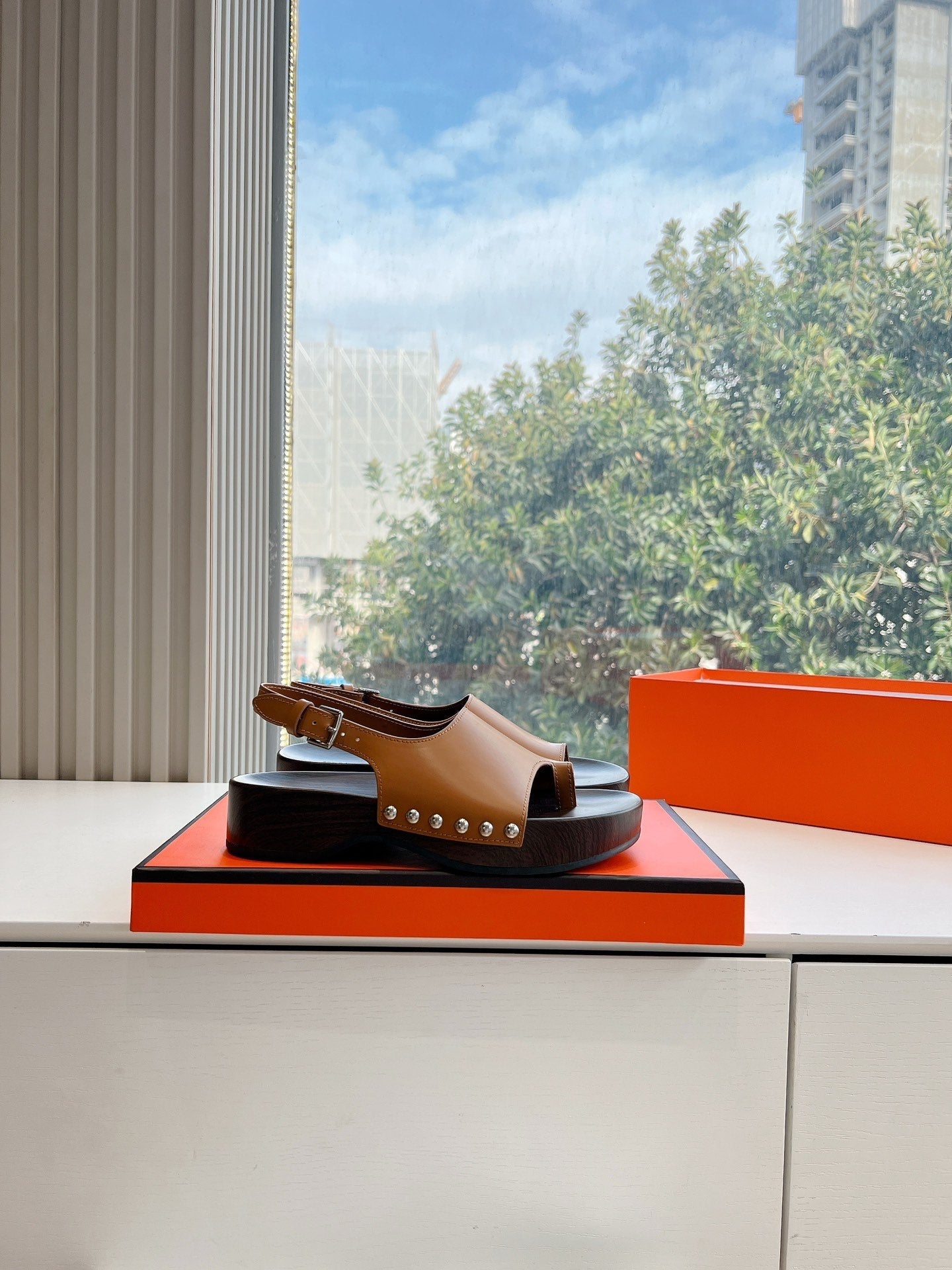 FLAT SANDAL IN BRONZE BROWN CALFSKIN、mysite、Cacoeks