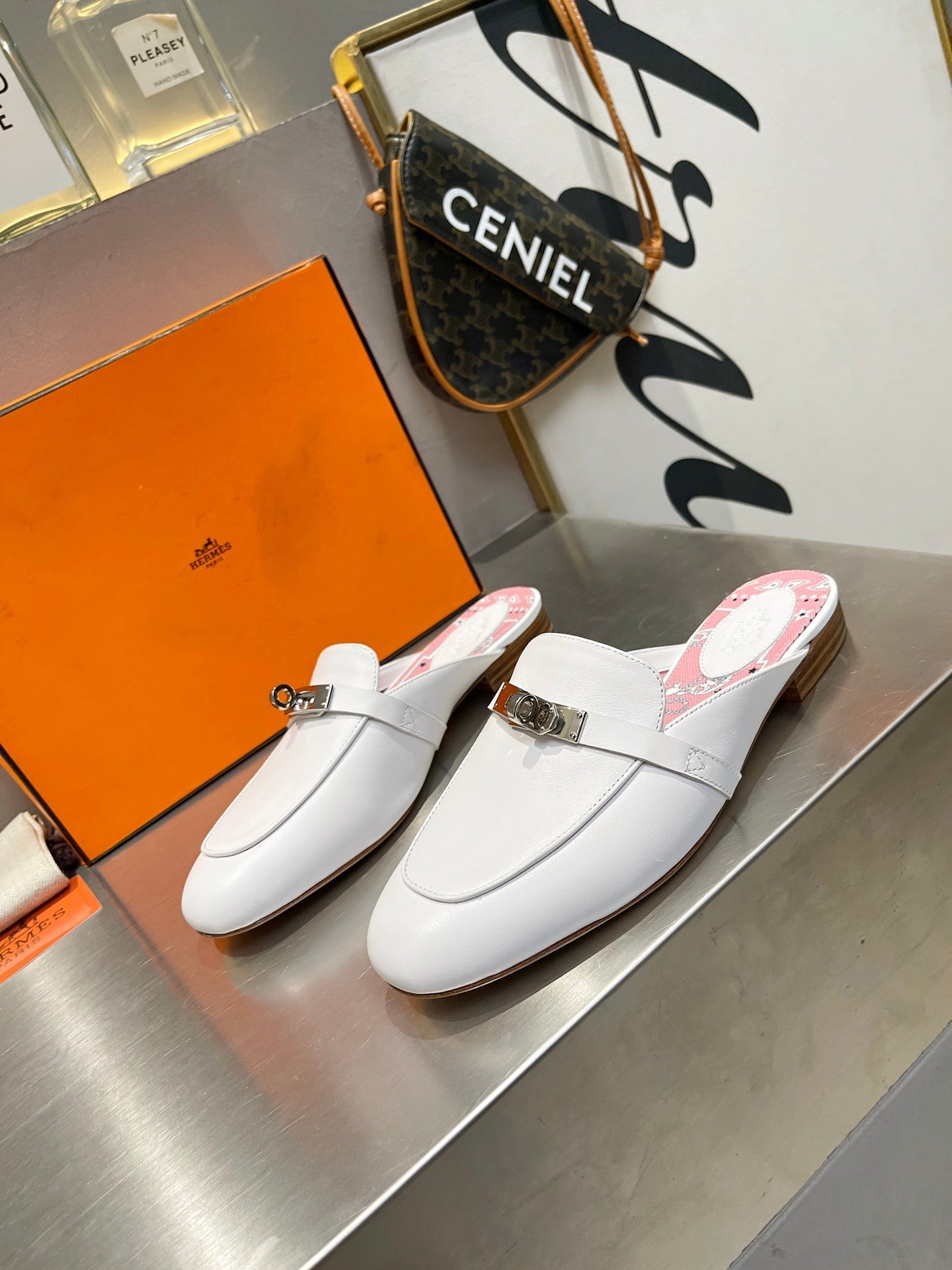 0Z MULE WHITE CALFSKIN WITH PINK PATTERN、mysite、Cacoeks