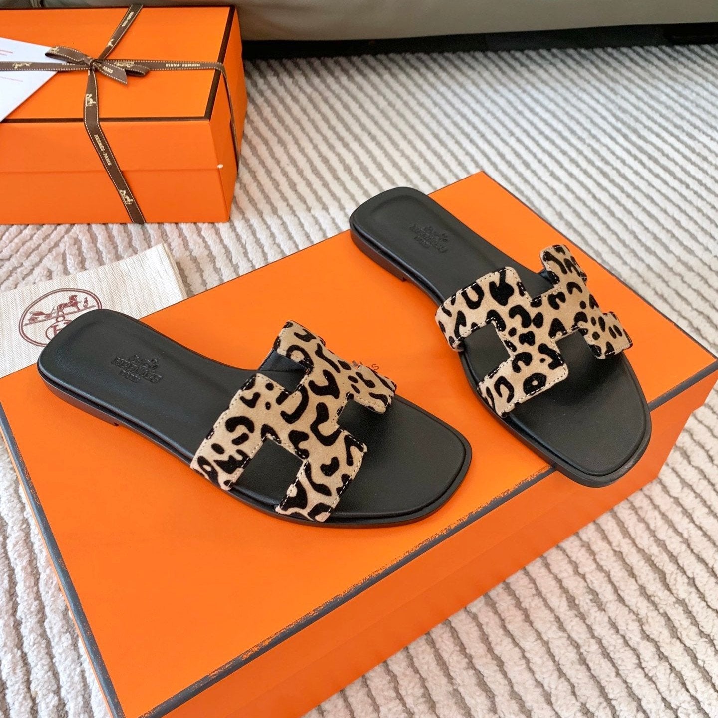 0RAN SANDAL IN CAMEL BROWN MIX BLACK SUEDE、mysite、Cacoeks