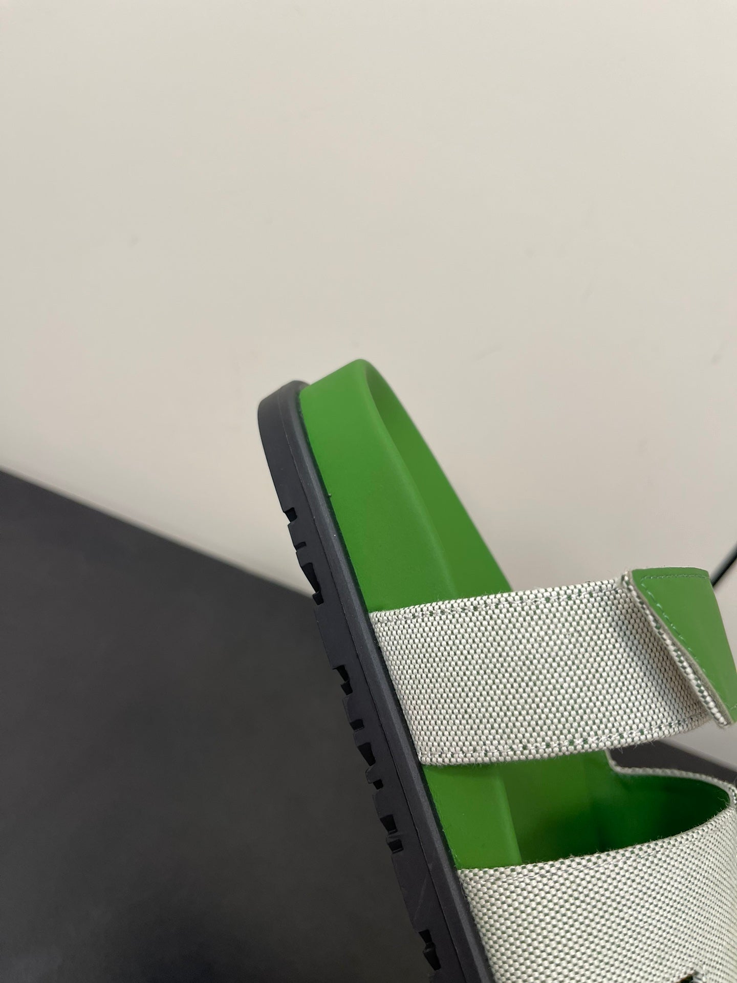 CHYPRE SANDAL GREEN MIX CREAM CALFSKIN、mysite、Cacoeks