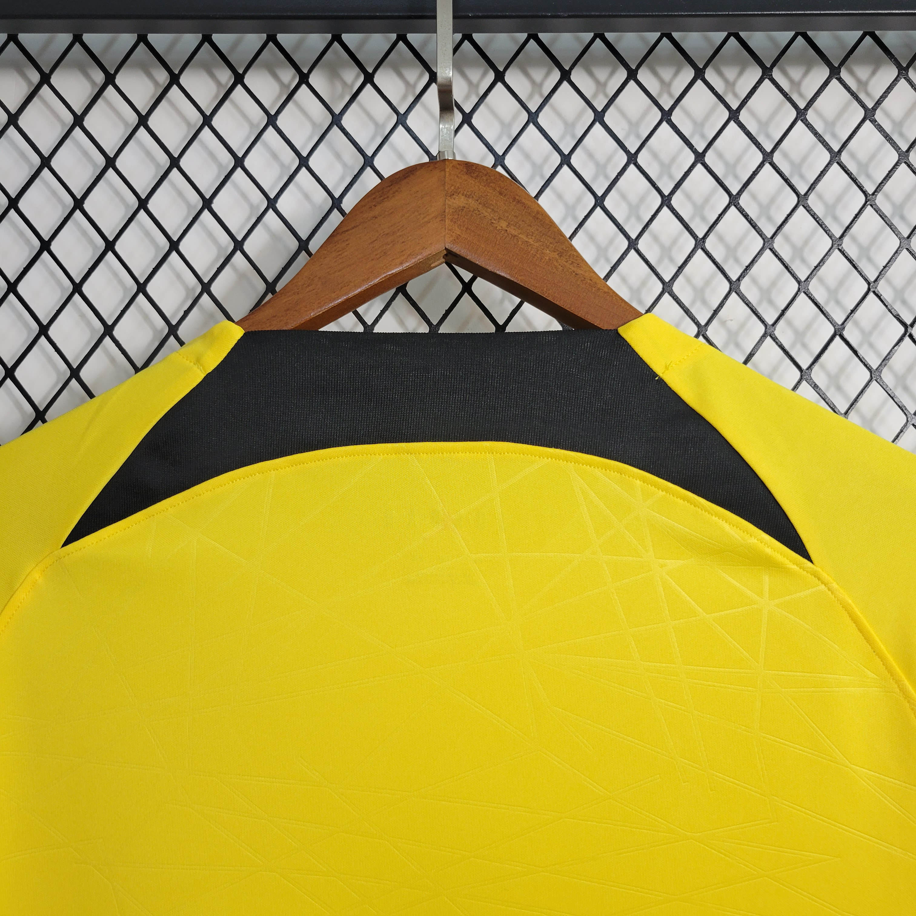 2023/2024 Psg Paris Saint-Germain Training Wear Yellow:football jersey mysite: unitedjerseyfootball 邓江浪:football