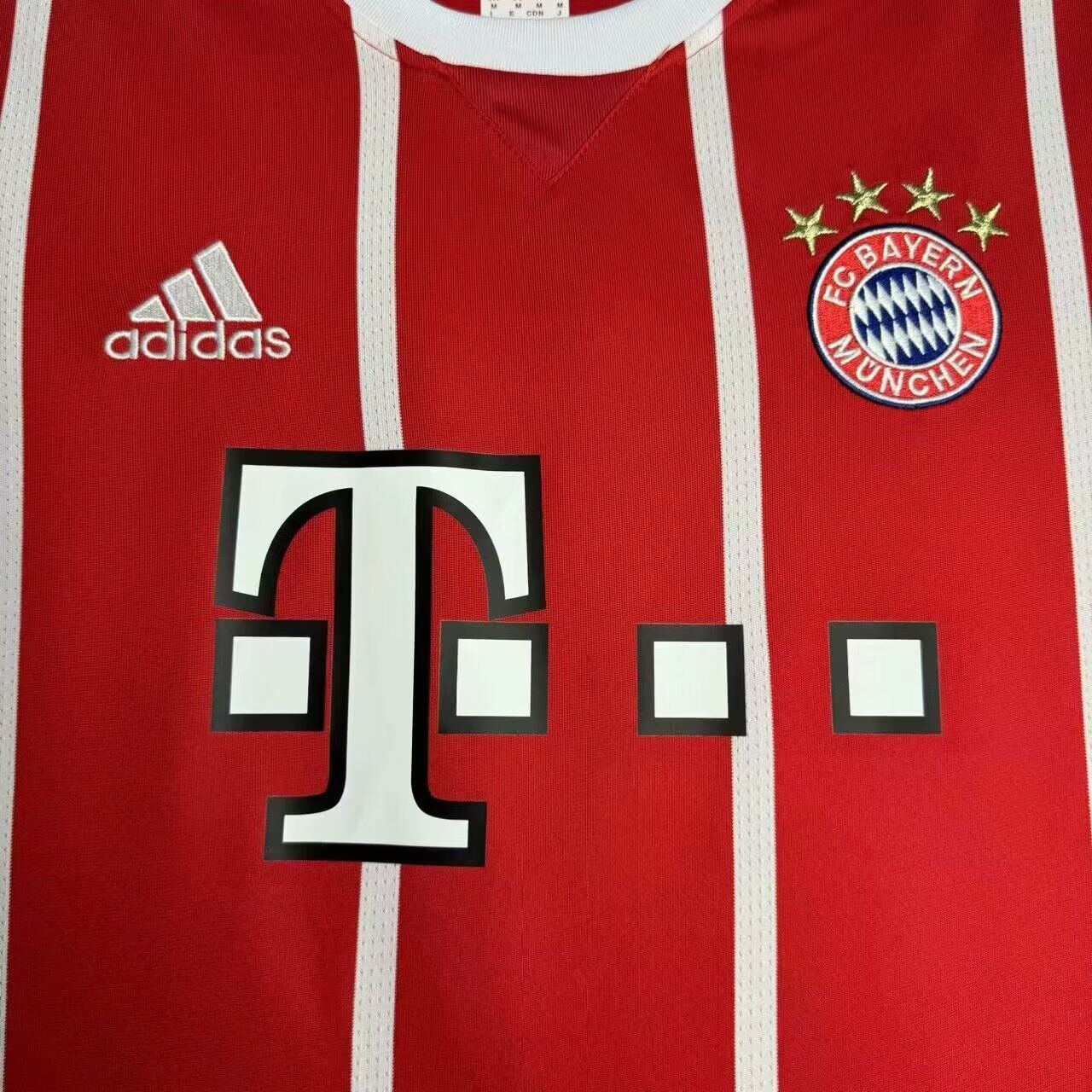 Higojerseys-Retro Bayern Munich 2017-18 Home Stadium Jersey