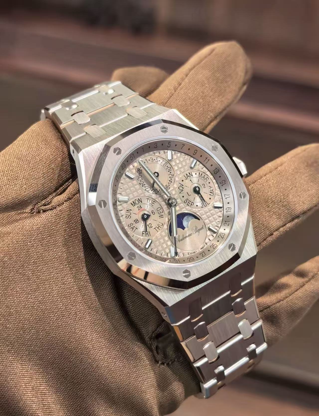 Audemars Piguet Royal Oak 26674SG.OO.1320SG.01 Super Clone Watch – Sand Gold Dial Steel Replica
