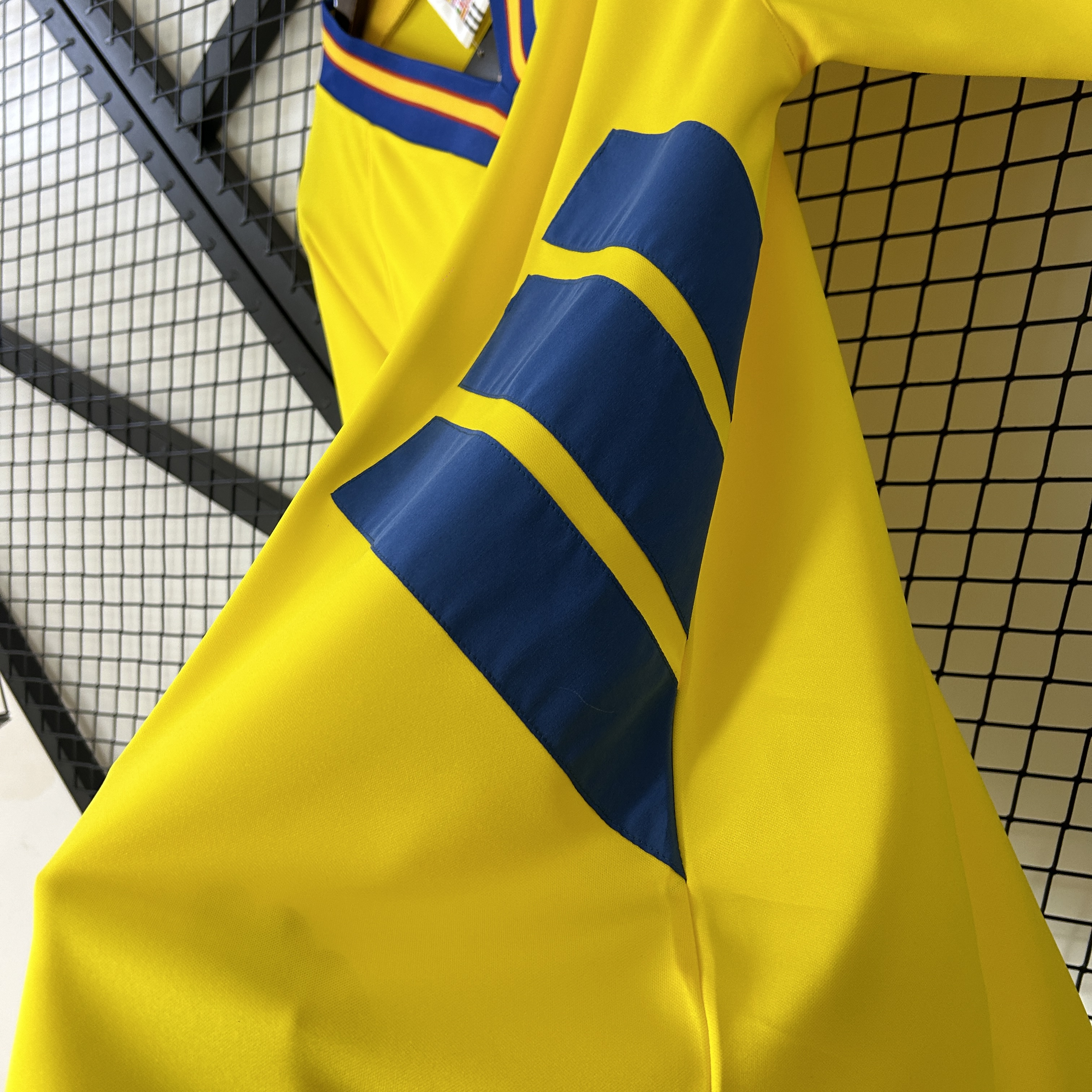 GlobeJersey-Retro Sweden 1994 Home Jersey