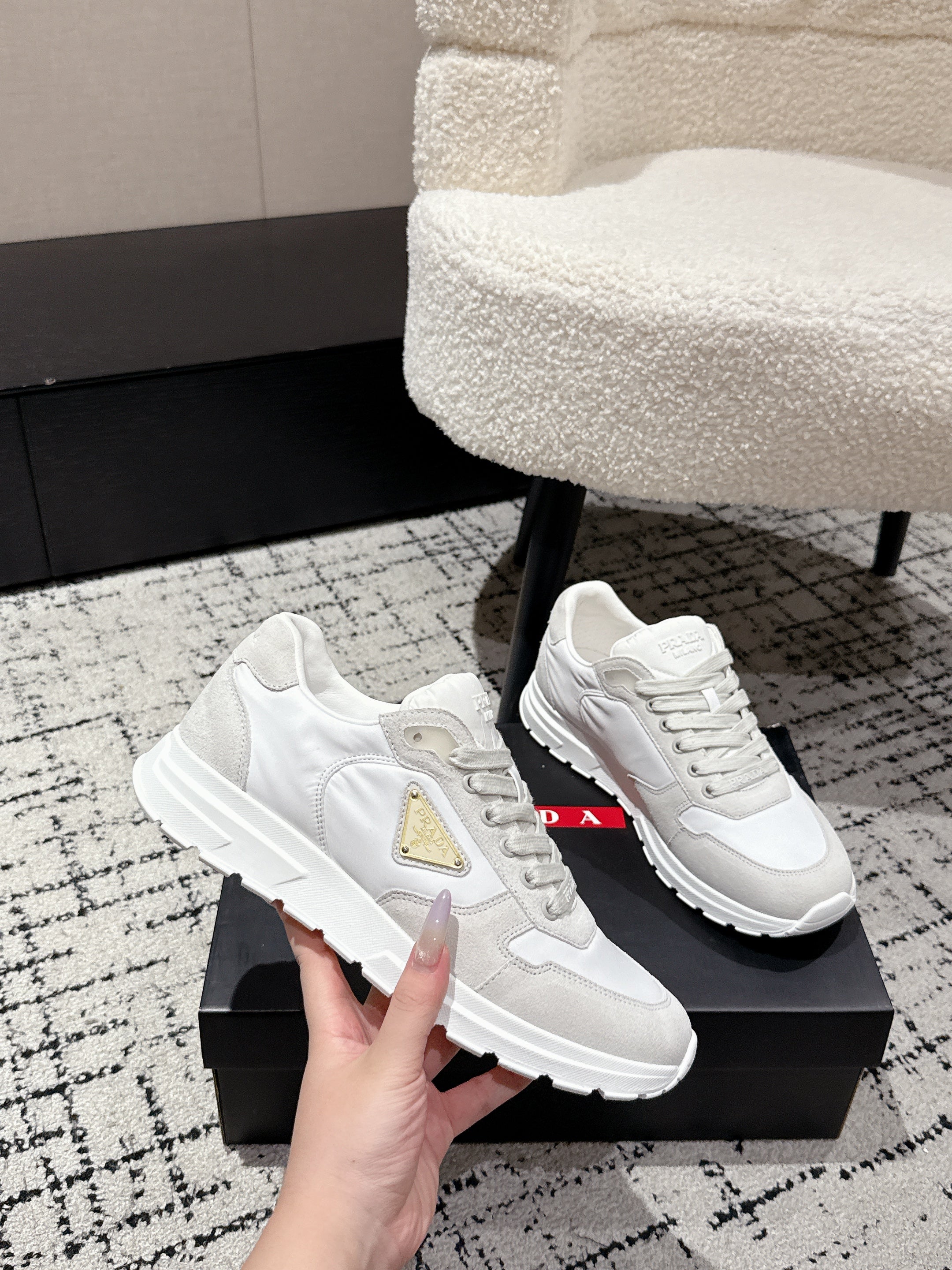 PRADA 25S MEN SNEAKERS LOGO IN WHITE NUBUCK AND CANVAS、mysite、Cacoeks