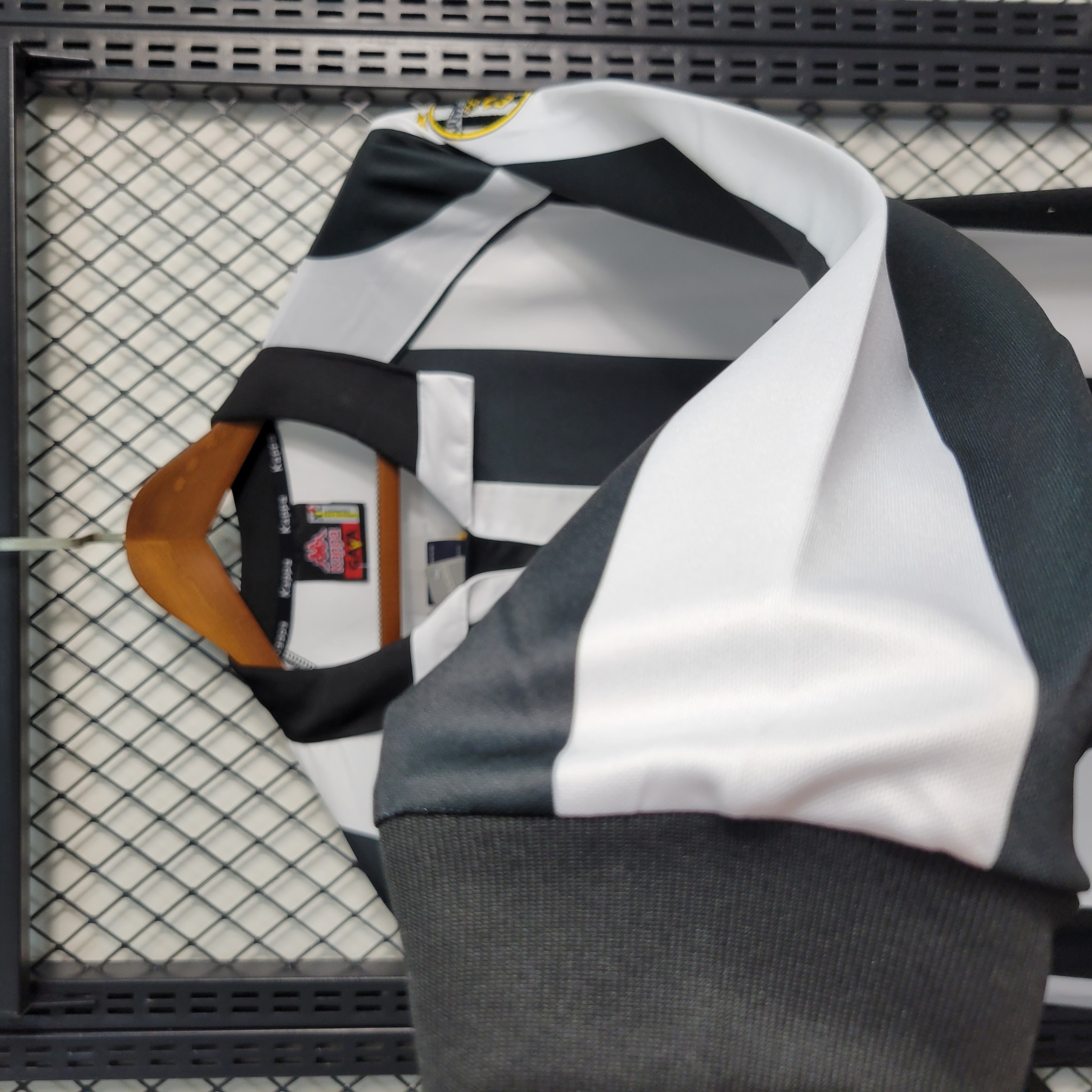 Higojerseys-Retro Juventus 1997-98 Home Stadium Long Sleeve Jersey