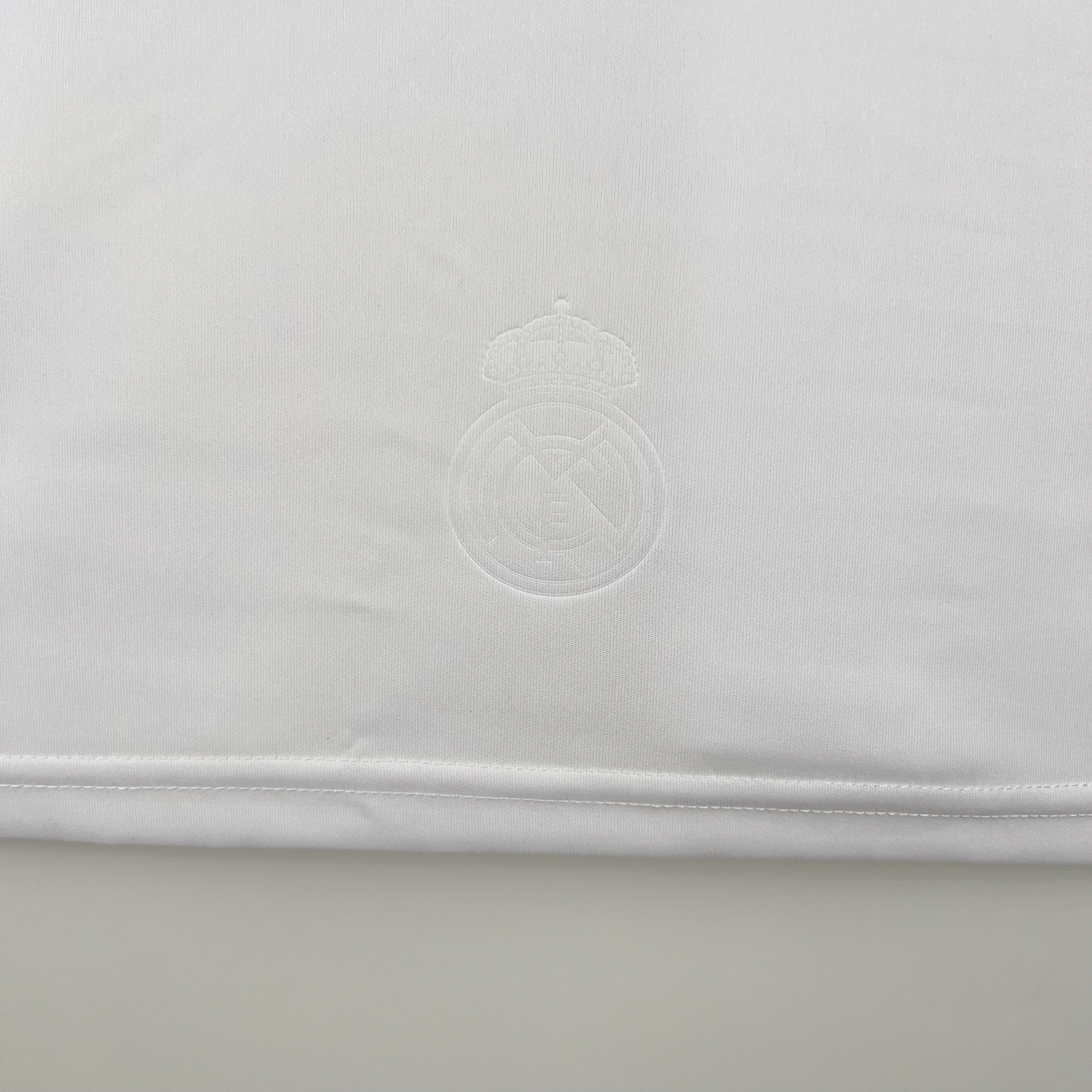 JerseysGala.com | Retro Real Madrid 08-09 Home Stadium Jersey -Customize Name, Number and Patch | Worldwide Shipping