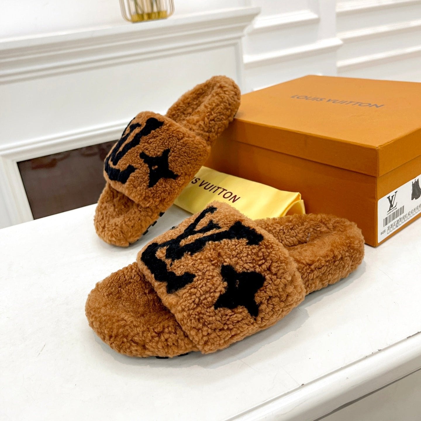 LV FLAT SLIPPER IN GINGERBREAD BROWN MIX BLACK SHEARLING、mysite、Cacoeks