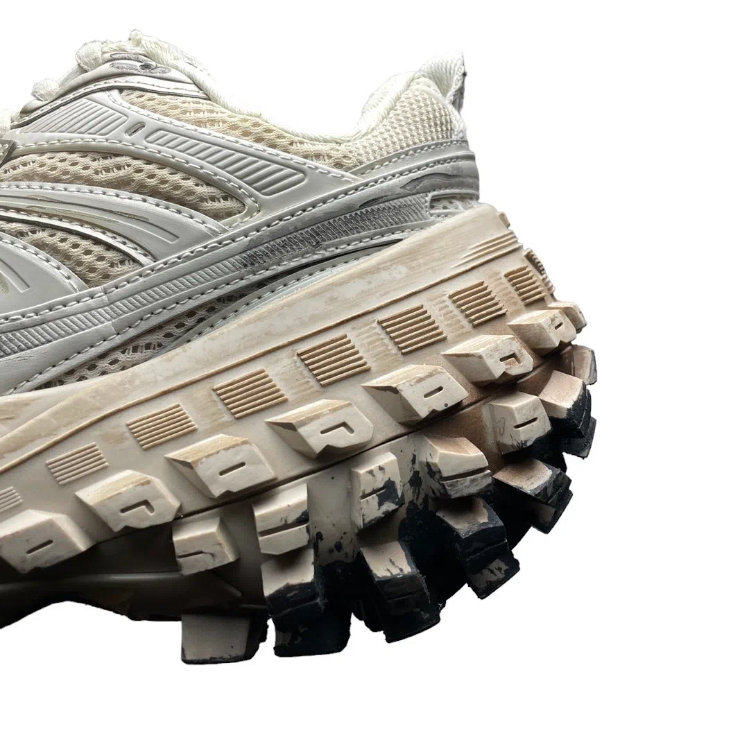 Balenciaga Bouncer Sneaker in Dirty Brown、mysite、Cacoeks