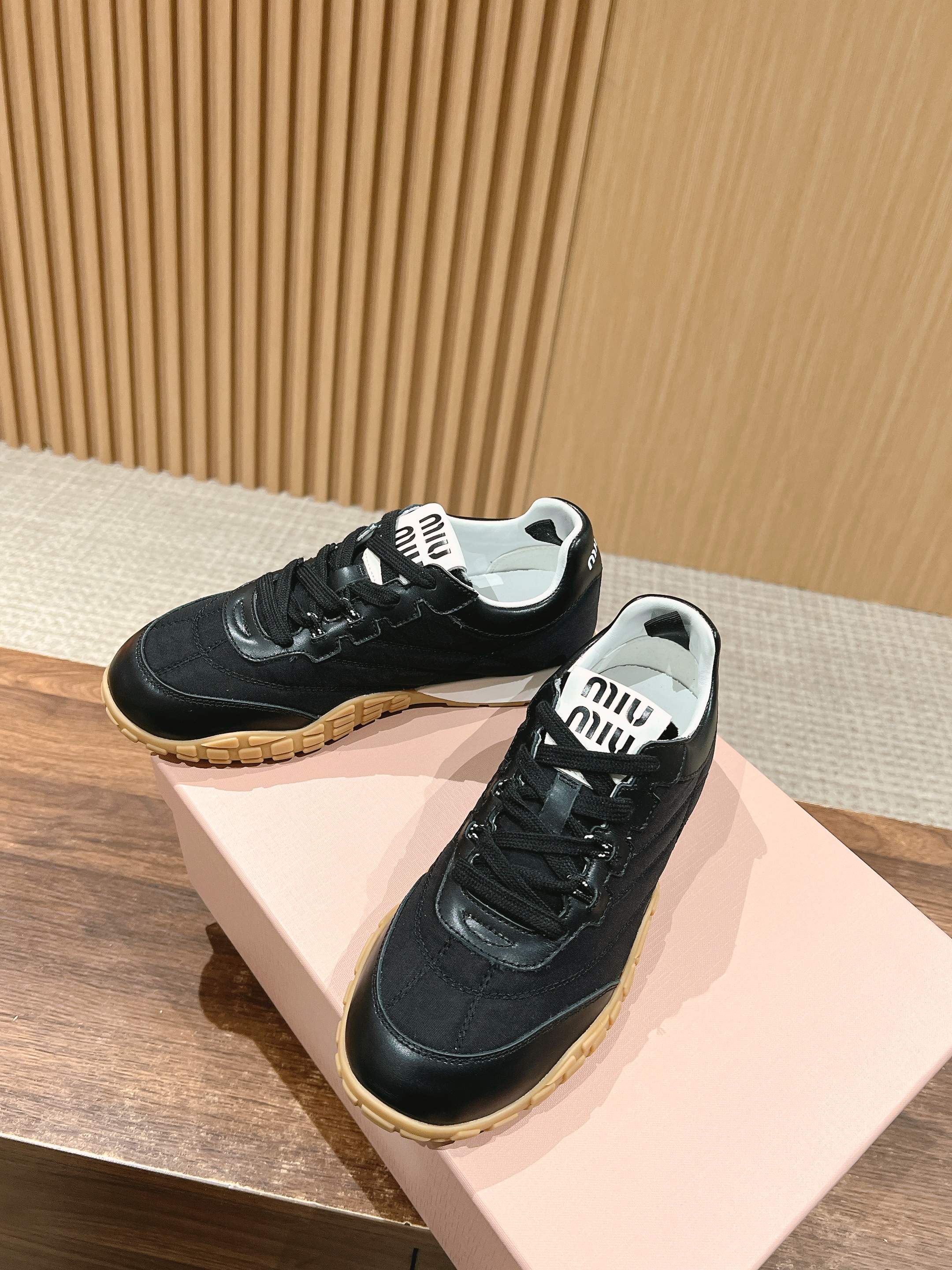 RUNNING SNEAKERS IN BLACK LAMBSKIN AND FABRIC ANTI-SLIP RUBBER SOLE、mysite、Cacoeks